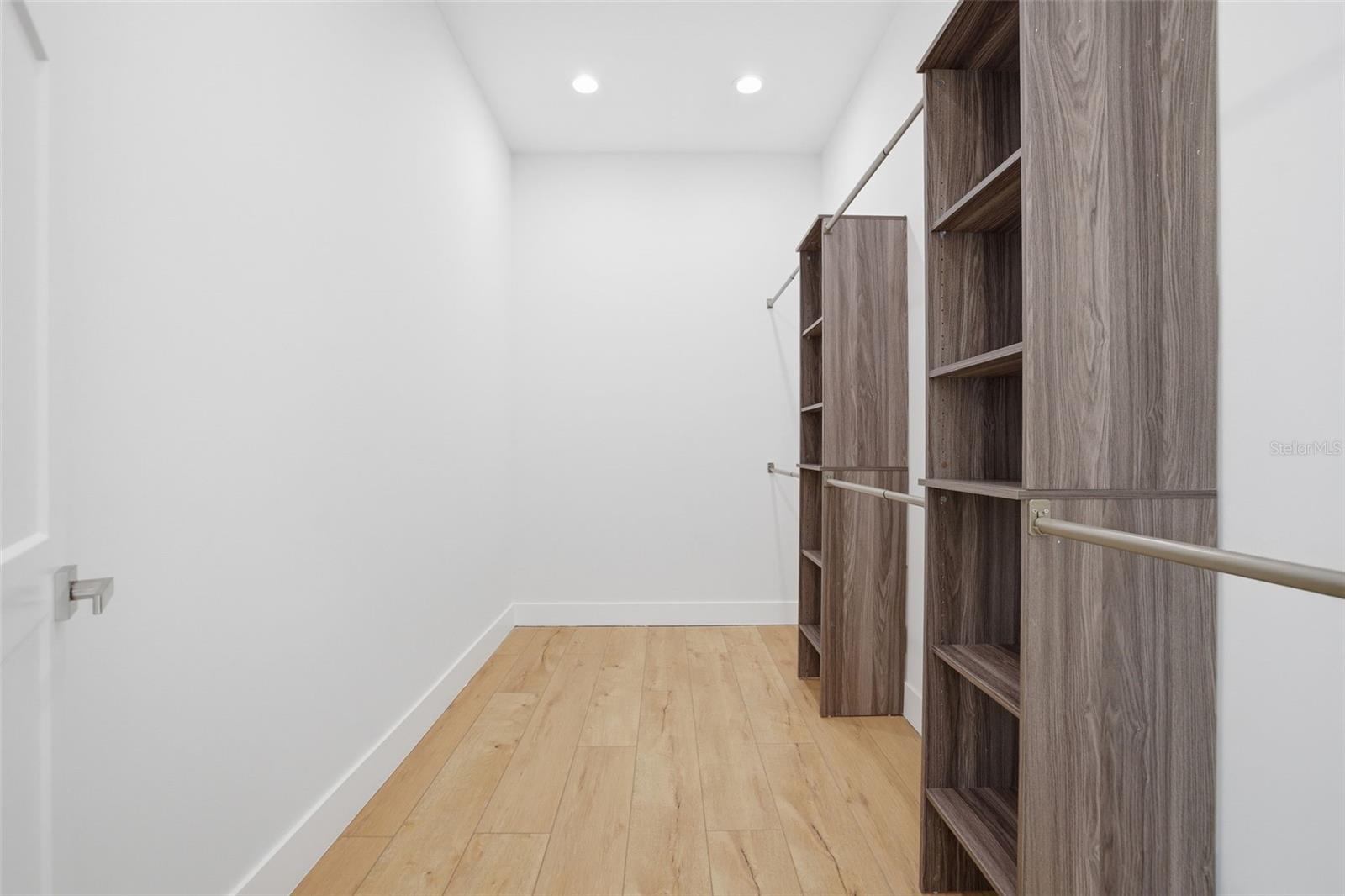 1943 SHORE ACRES BLVD NE, ST PETERSBURG, FL, 33703