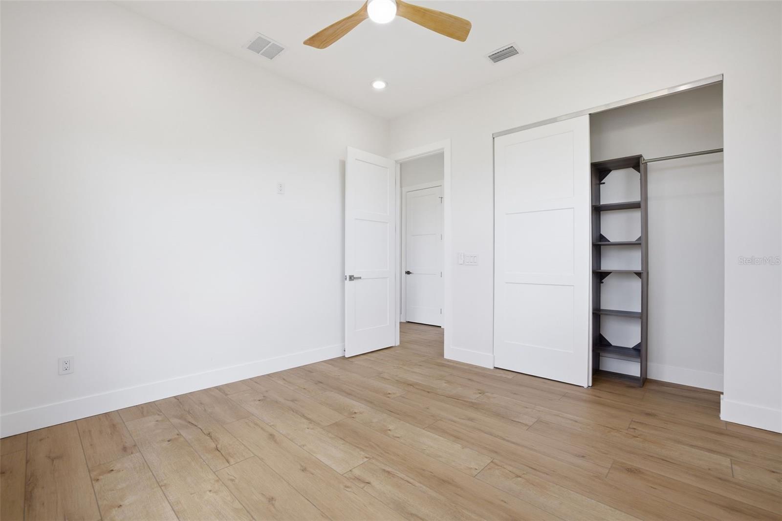 1943 SHORE ACRES BLVD NE, ST PETERSBURG, FL, 33703