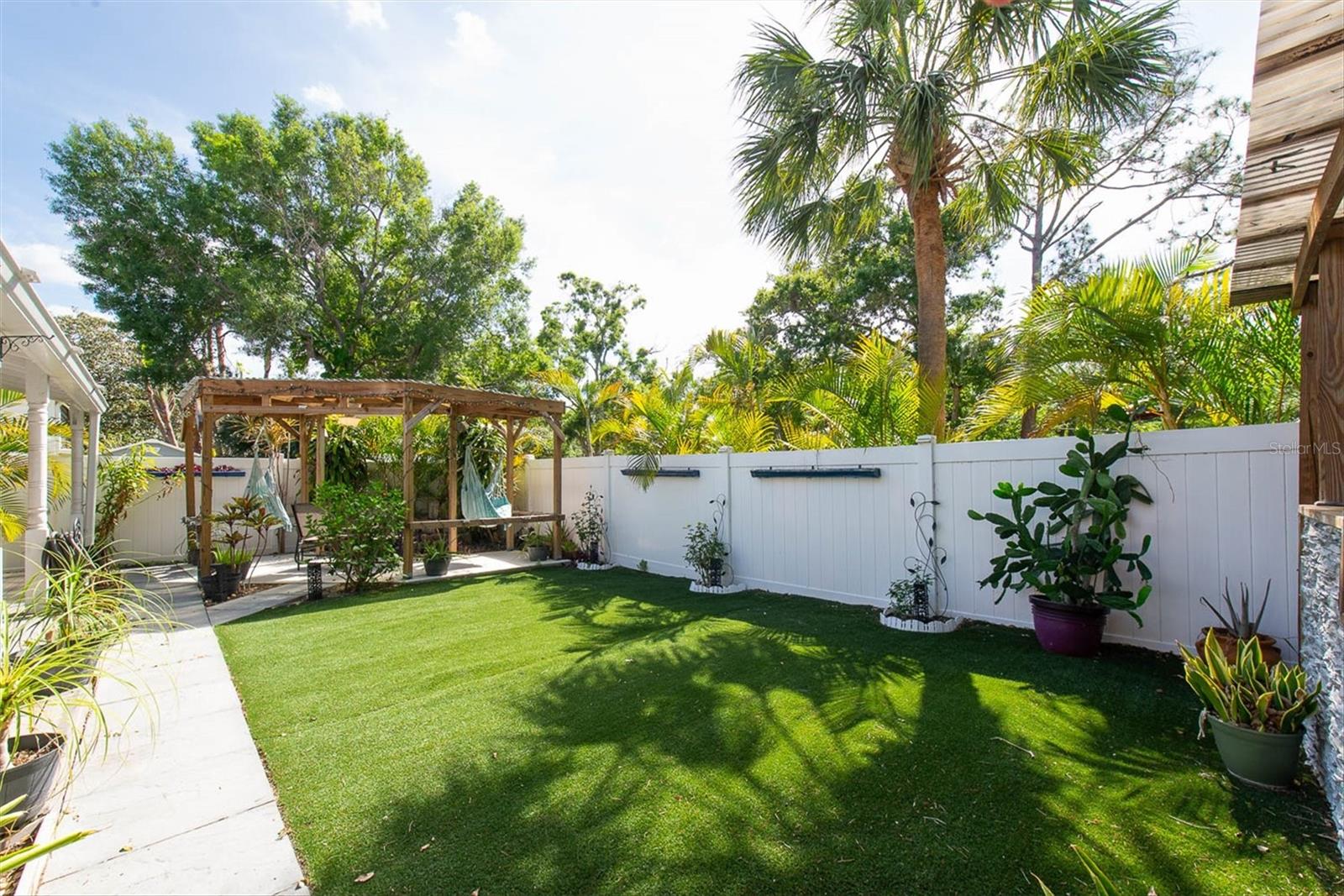 819 10TH ST SW, LARGO, FL, 33770