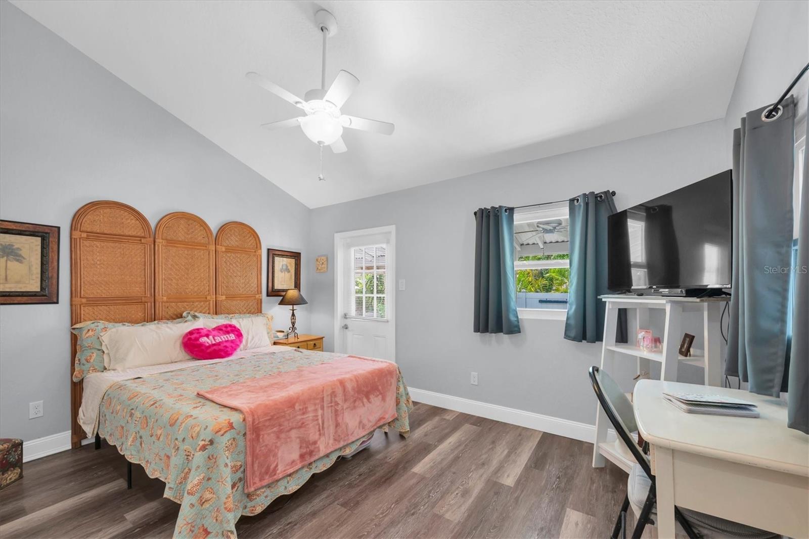 819 10TH ST SW, LARGO, FL, 33770