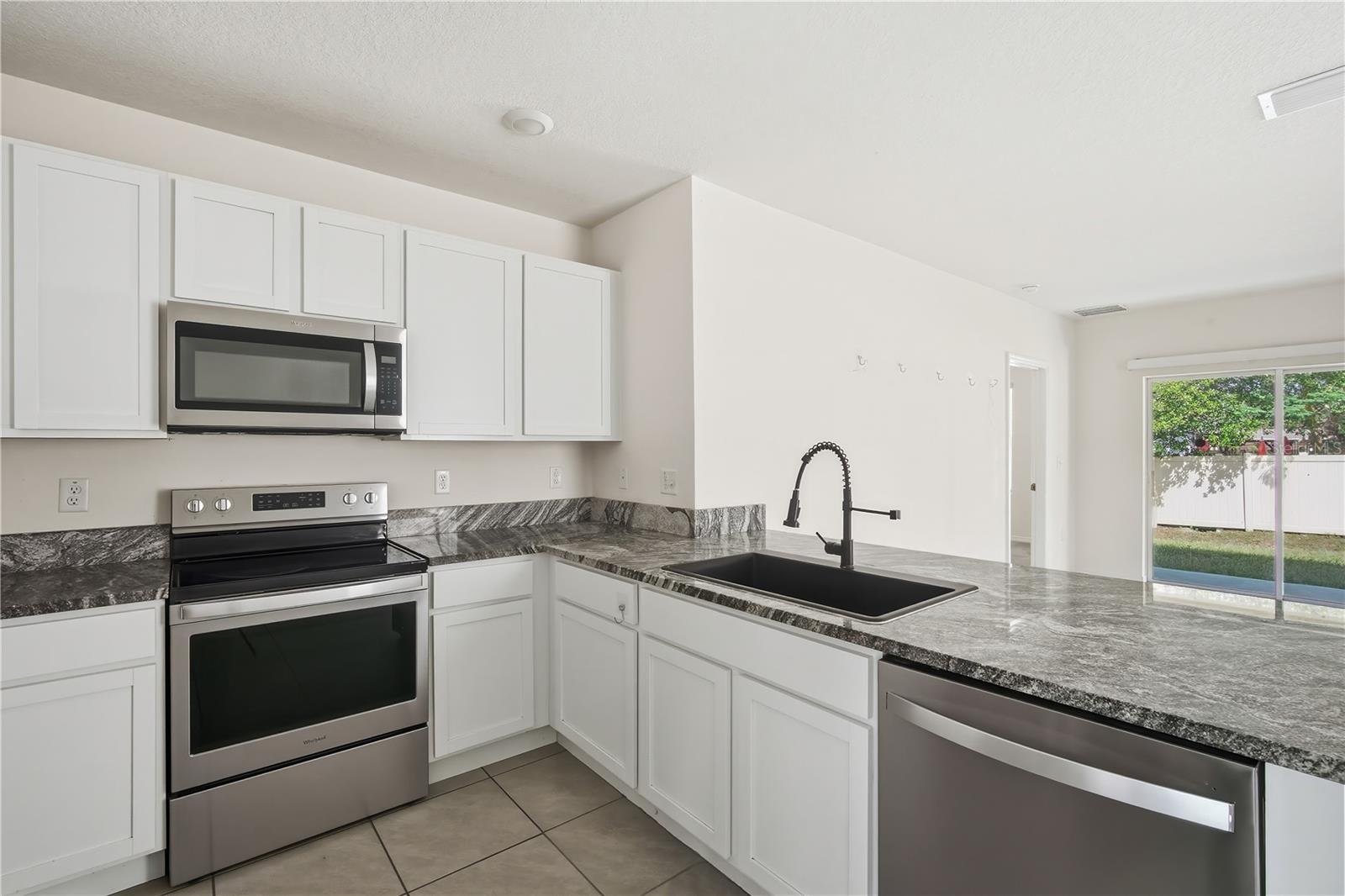 5217 HILLSIDE MEADOW PL, TAMPA, FL, 33610