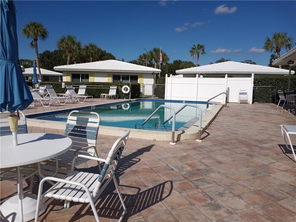 3900 ROXANE BLVD #8B, SARASOTA, FL, 34235