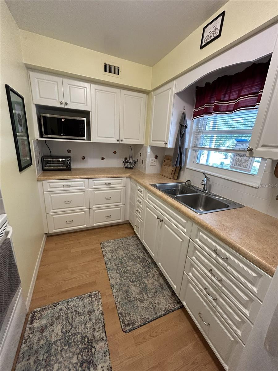 3900 ROXANE BLVD #8B, SARASOTA, FL, 34235