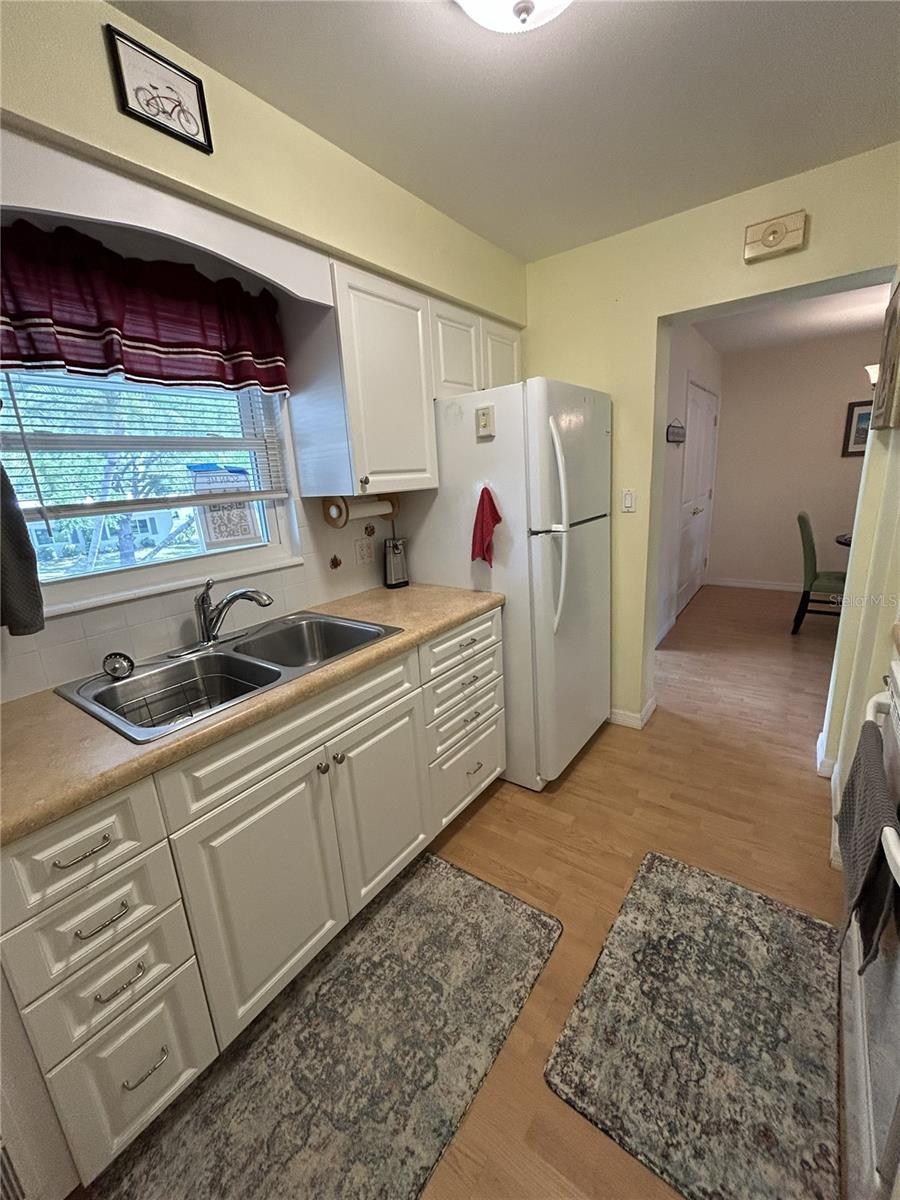 3900 ROXANE BLVD #8B, SARASOTA, FL, 34235