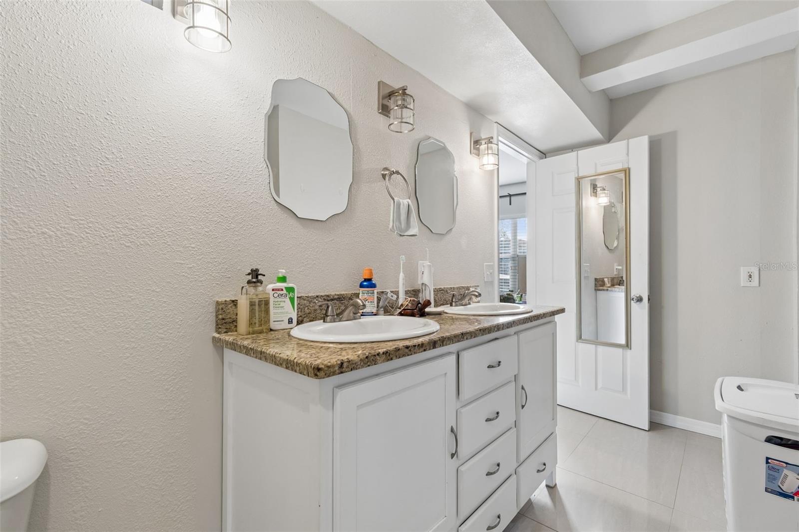 2301 W ELDRED DR, TAMPA, FL, 33603