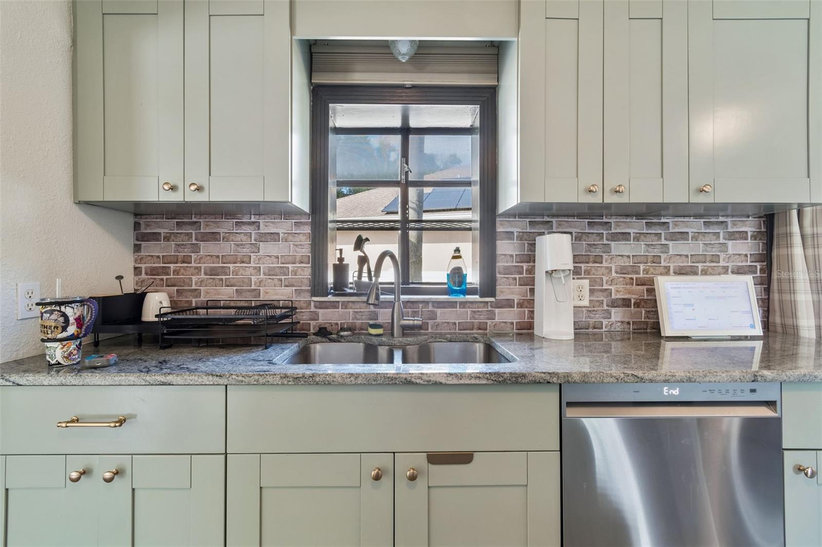 2301 W ELDRED DR, TAMPA, FL, 33603