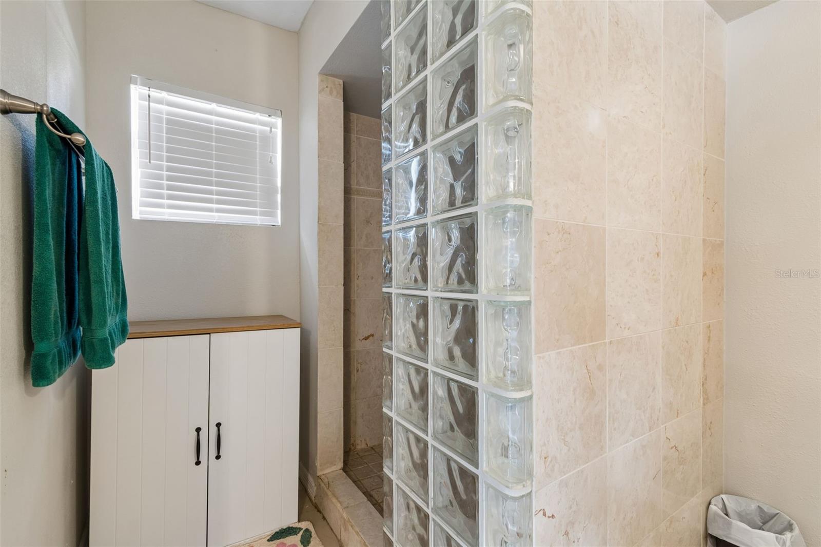 2301 W ELDRED DR, TAMPA, FL, 33603