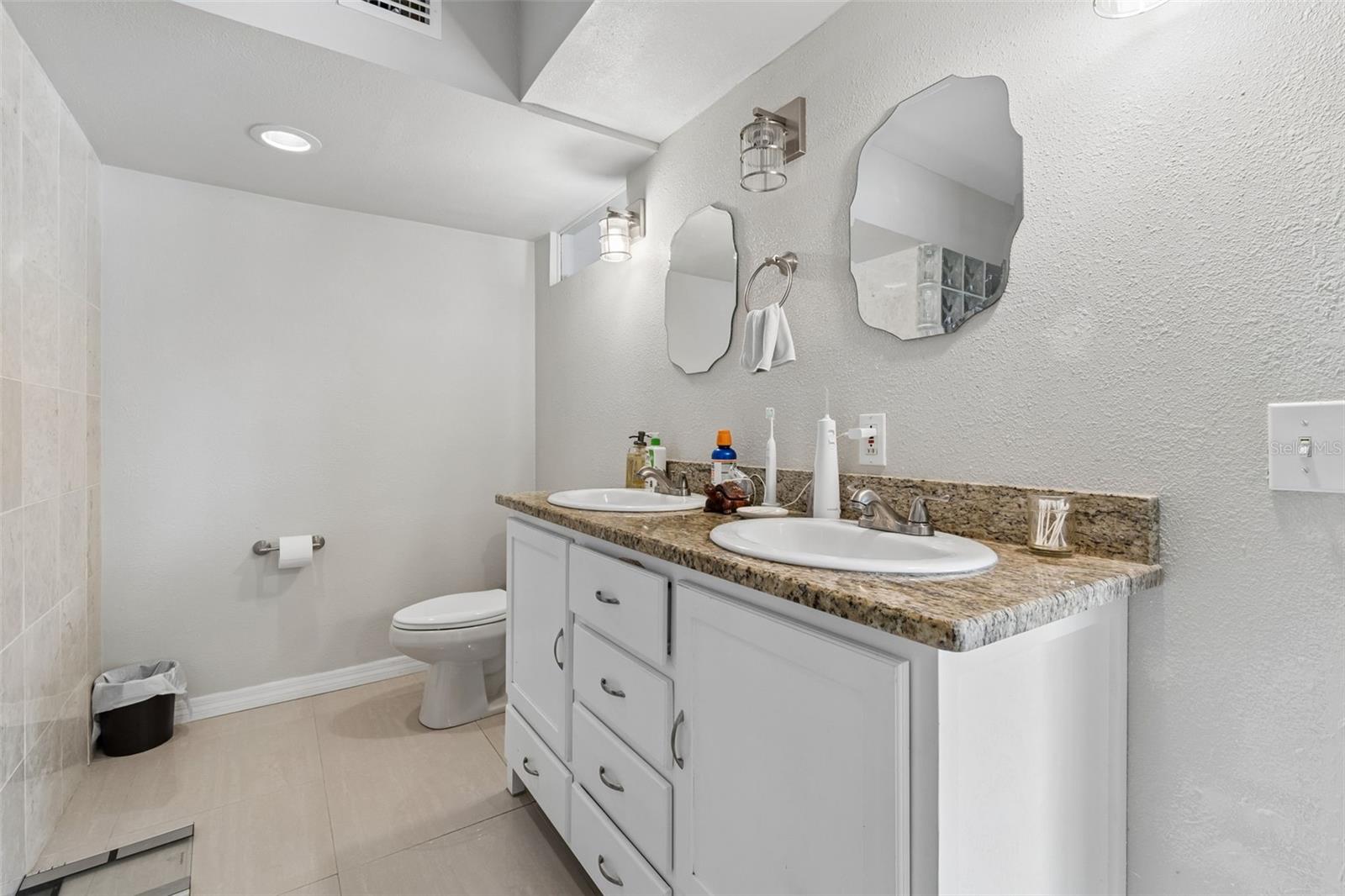 2301 W ELDRED DR, TAMPA, FL, 33603