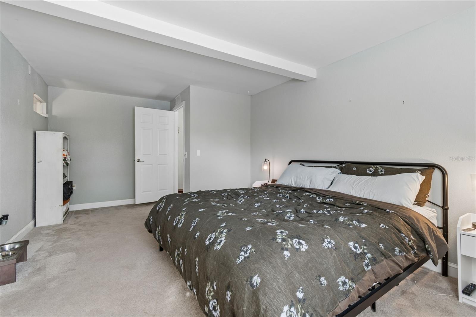 2301 W ELDRED DR, TAMPA, FL, 33603