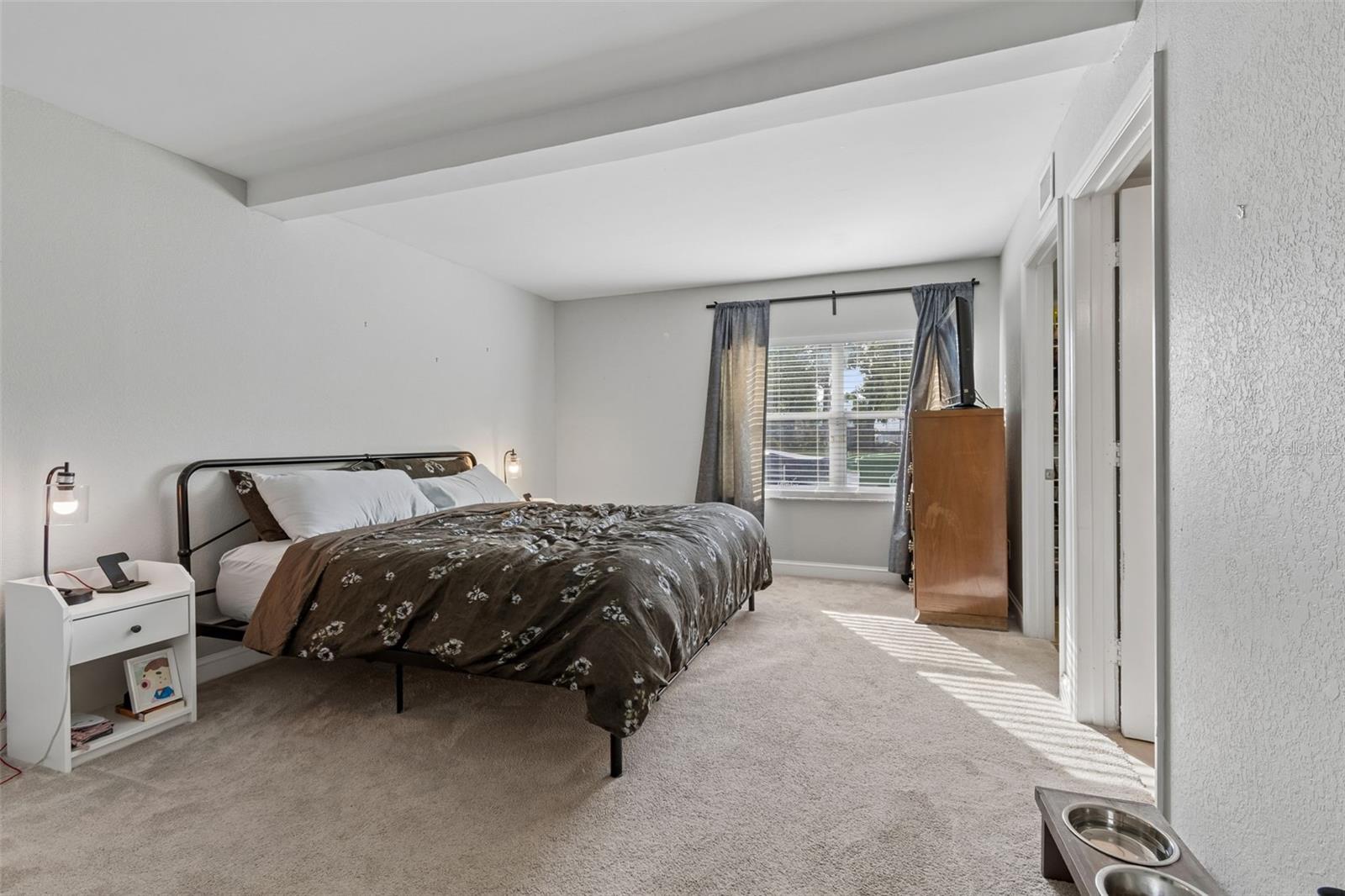 2301 W ELDRED DR, TAMPA, FL, 33603