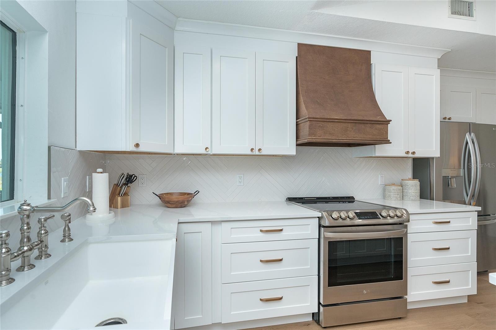 16 LEEWARD DR, PLACIDA, FL, 33946