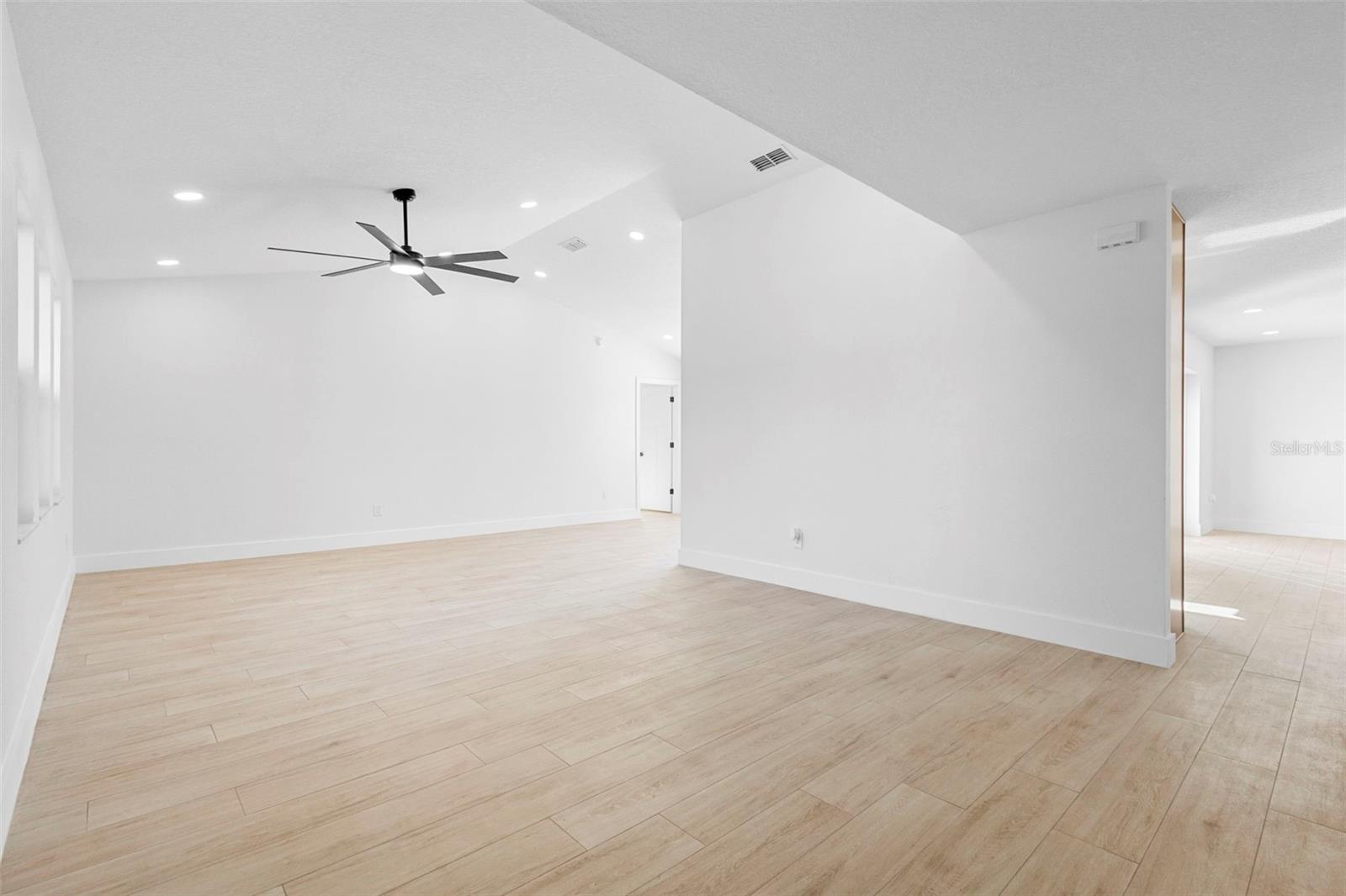 1972 VIENNA AVE, DELTONA, FL, 32725