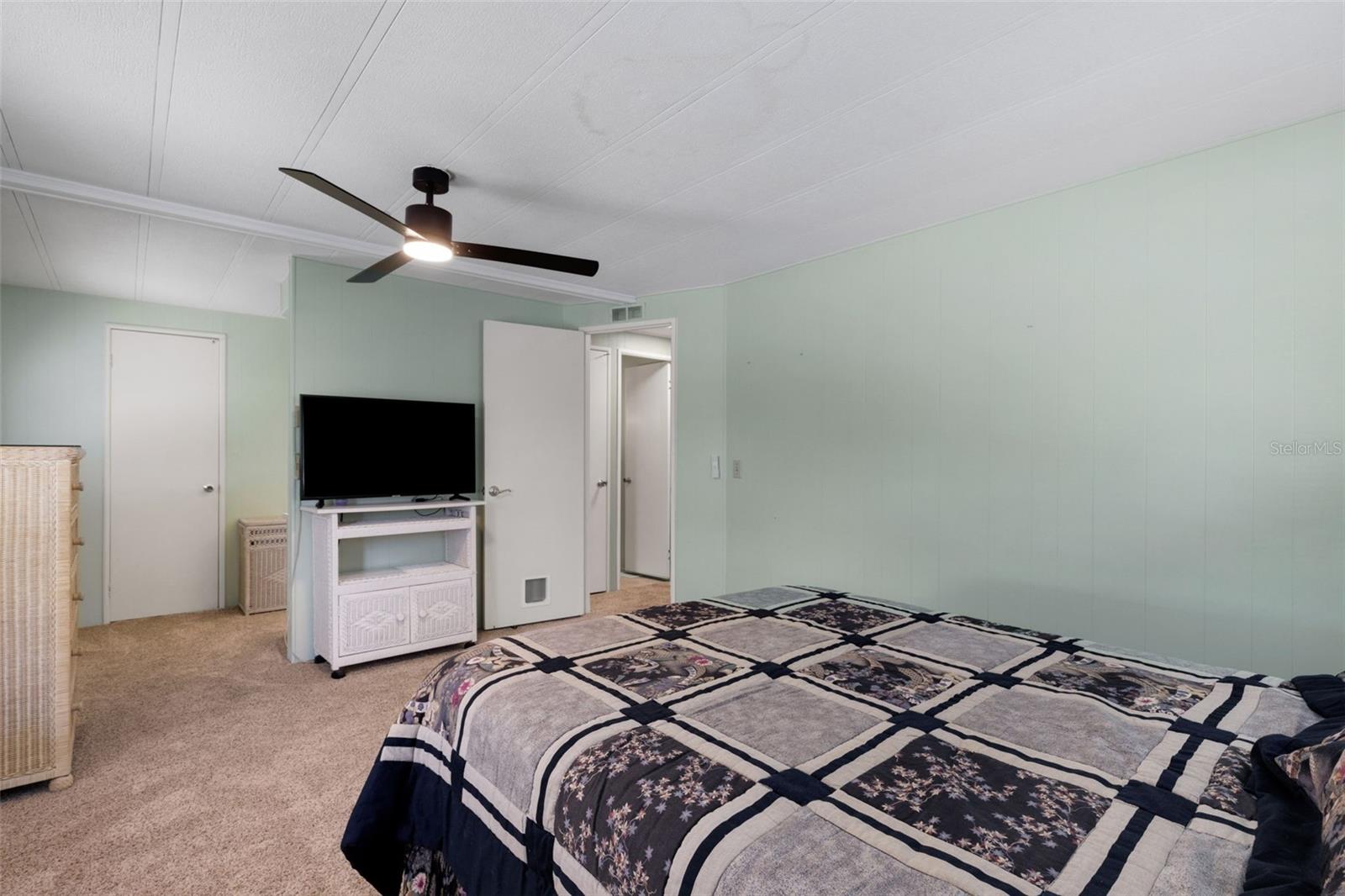 98 CEDAR ELM DR #32, SAFETY HARBOR, FL, 34695