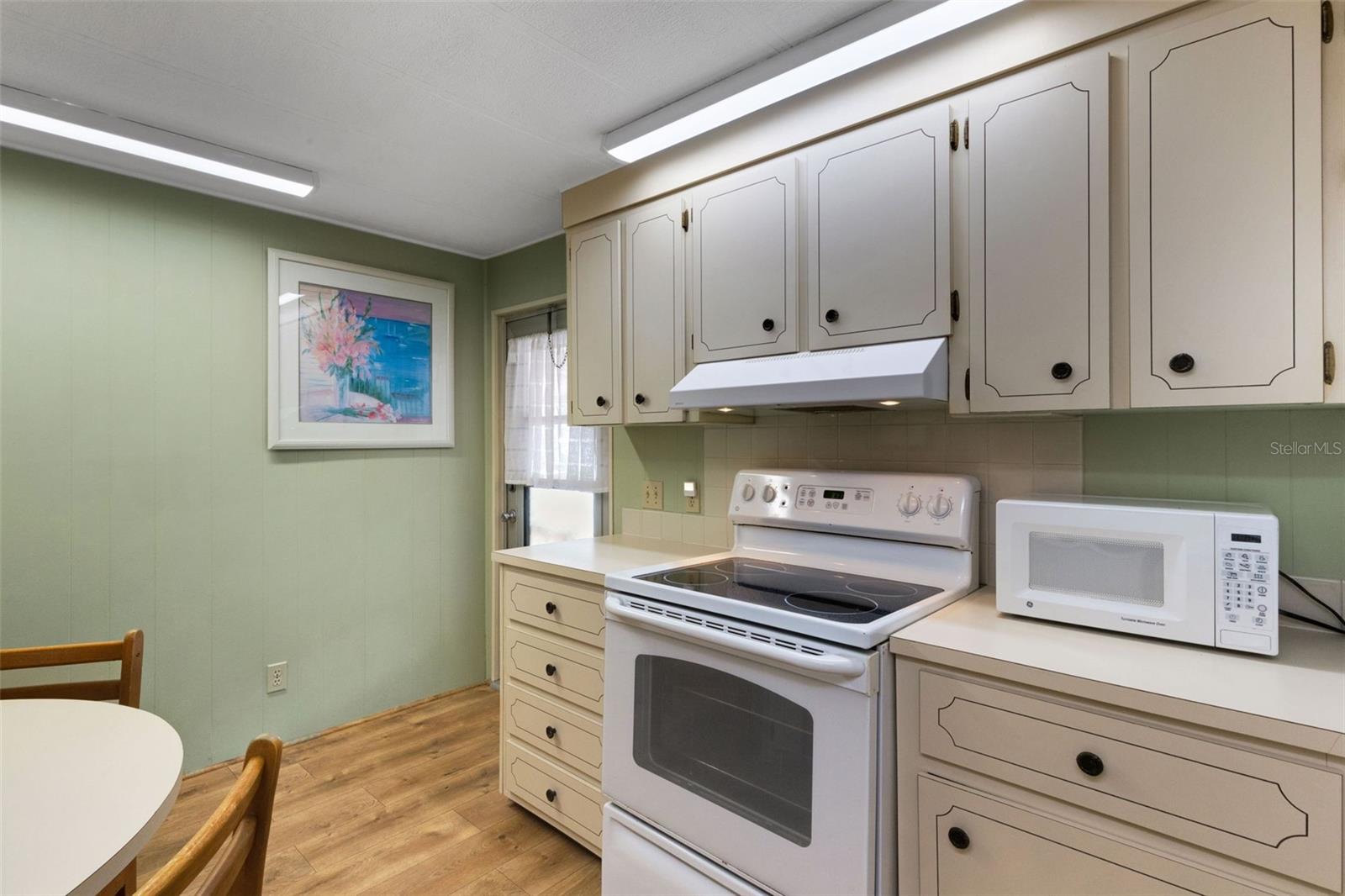 98 CEDAR ELM DR #32, SAFETY HARBOR, FL, 34695