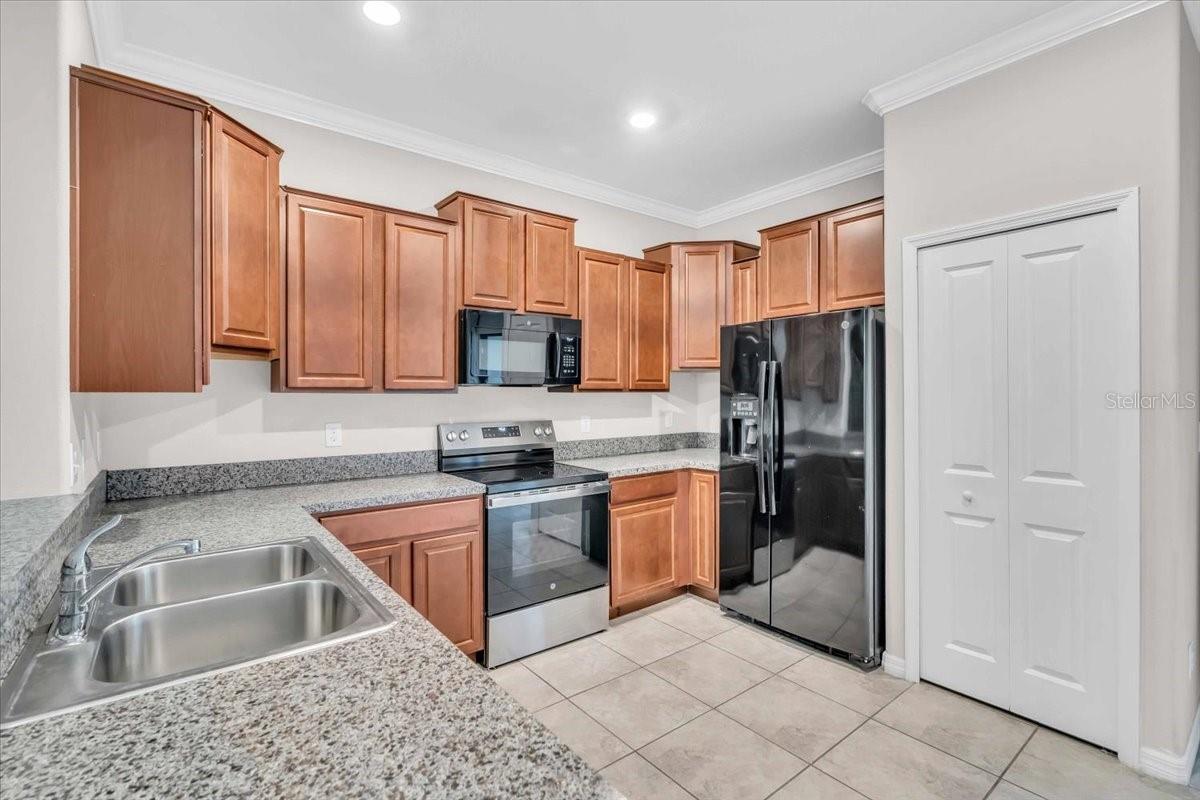 4021 WILD SENNA BLVD, TAMPA, FL, 33619