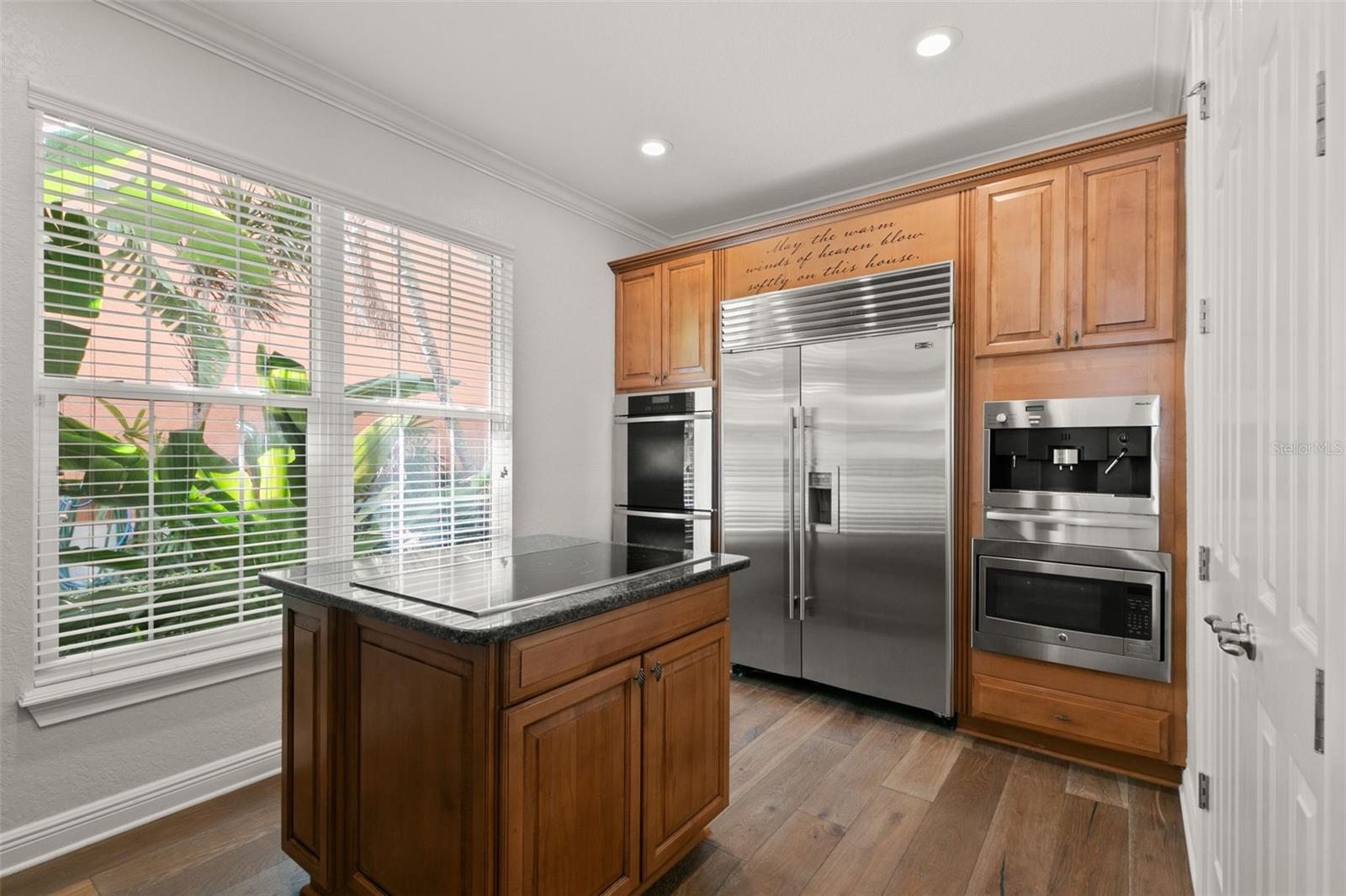 24 MANGROVE PT, ST PETERSBURG, FL, 33705