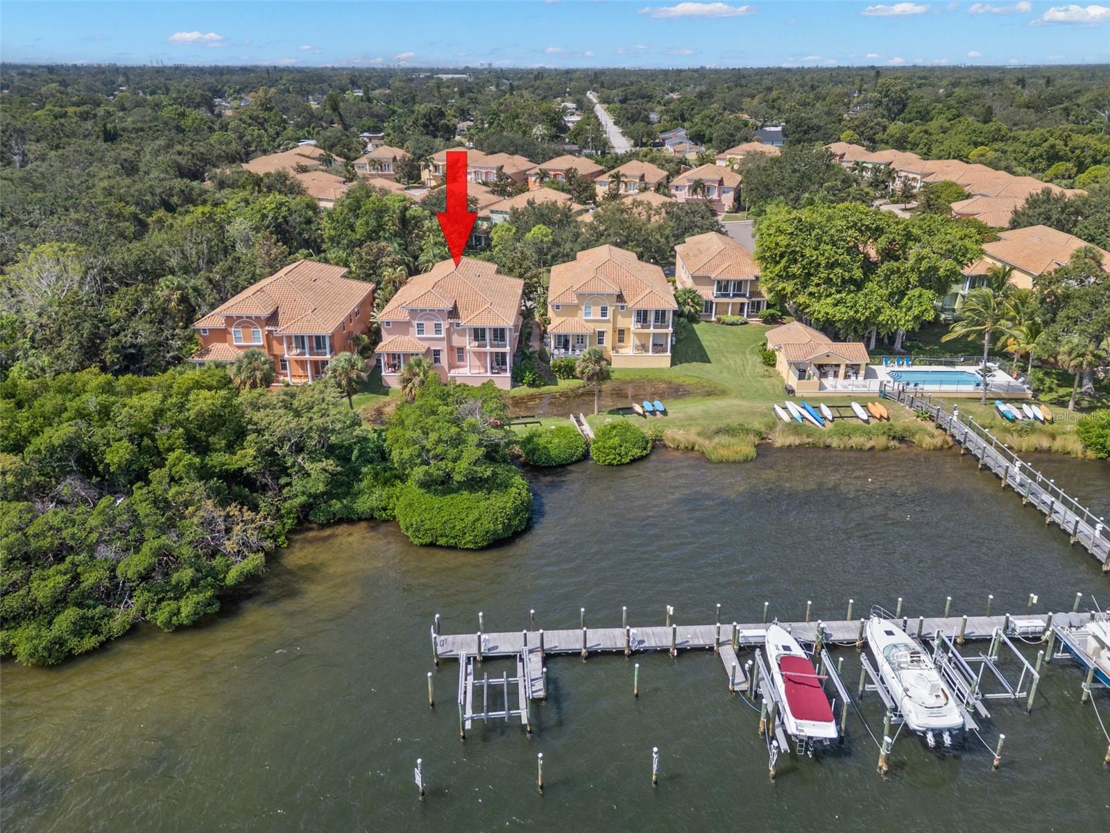 24 MANGROVE PT, ST PETERSBURG, FL, 33705