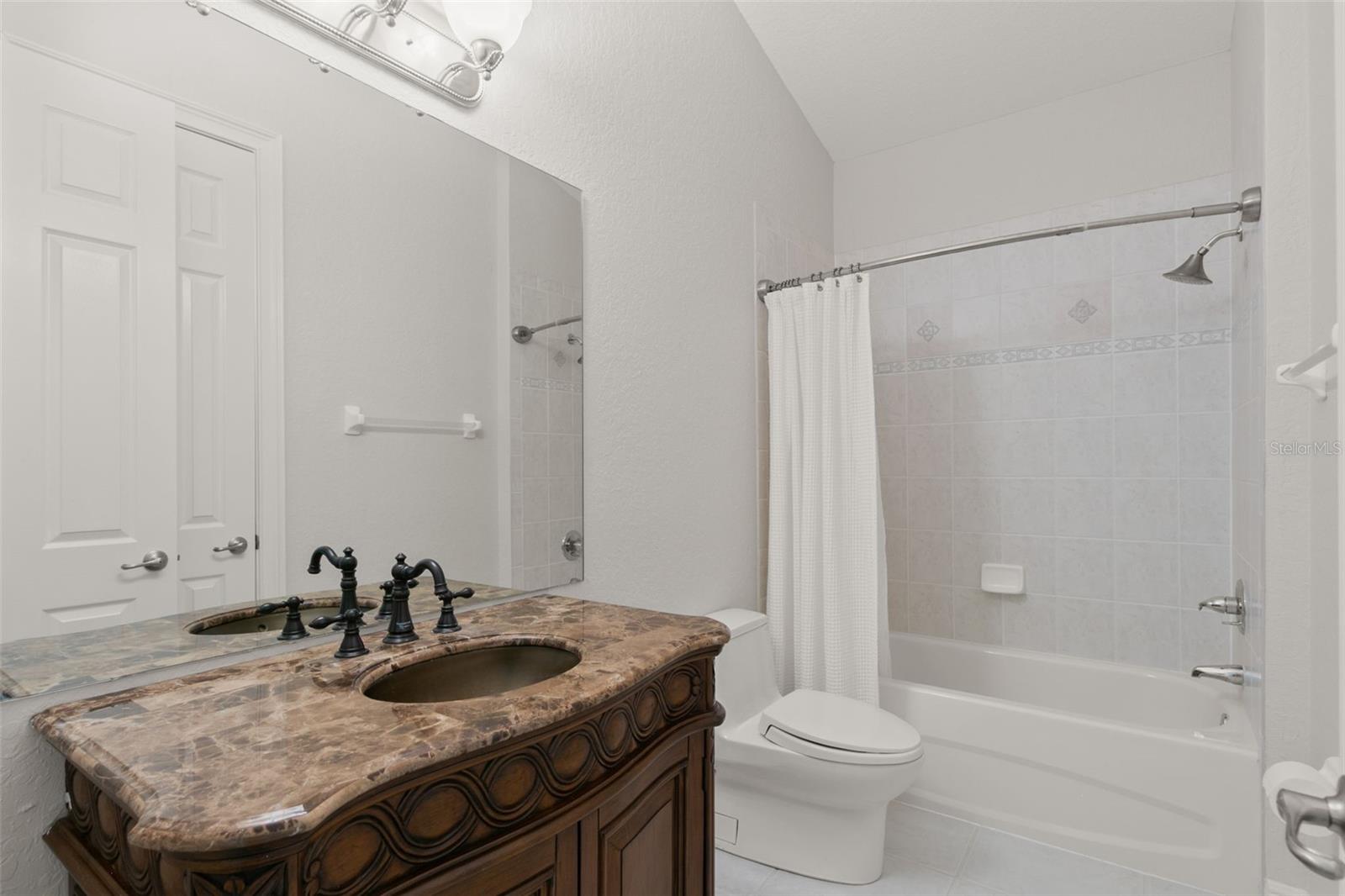 24 MANGROVE PT, ST PETERSBURG, FL, 33705