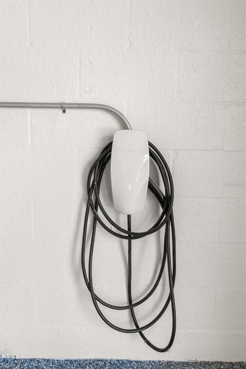 24 MANGROVE PT, ST PETERSBURG, FL, 33705