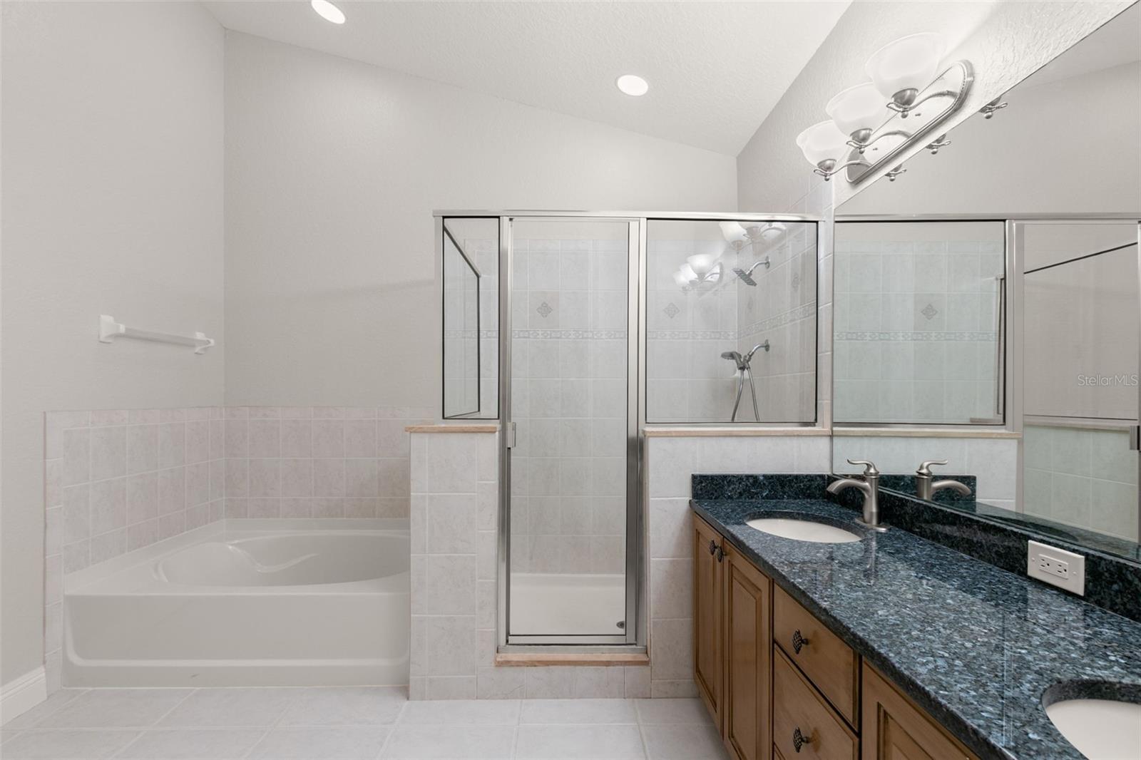 24 MANGROVE PT, ST PETERSBURG, FL, 33705