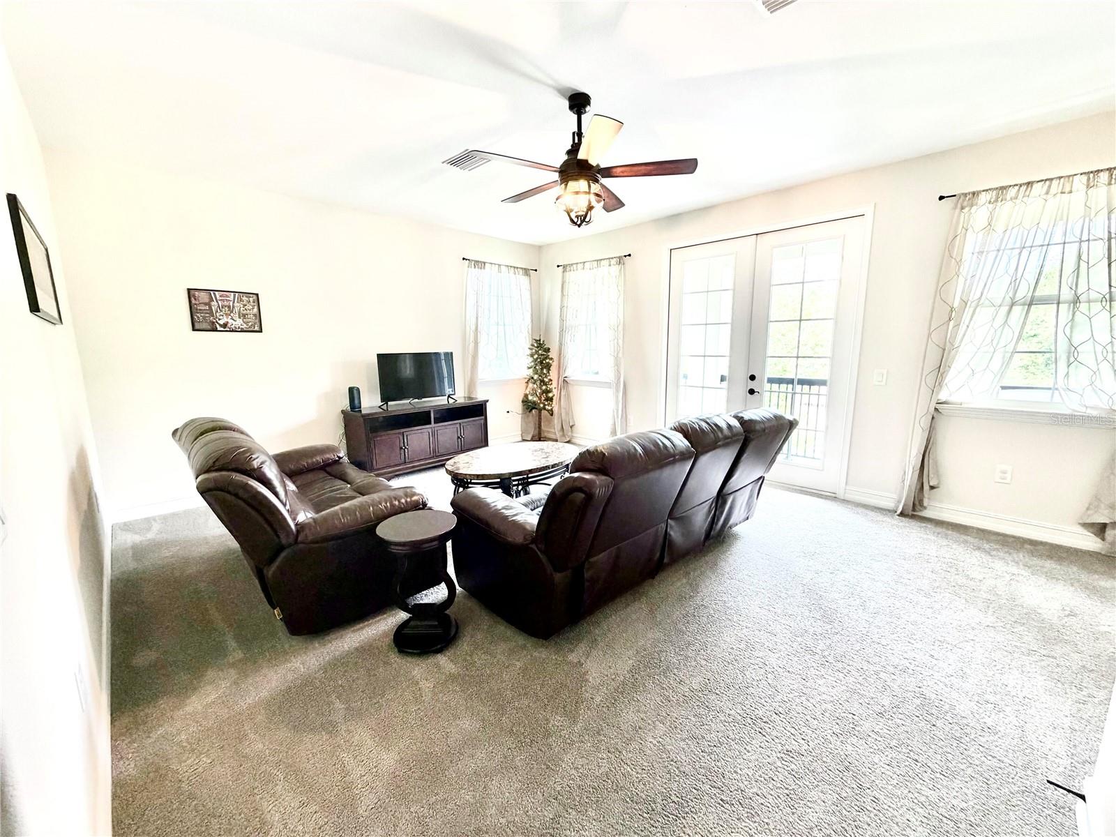 1879 WHITEWILLOW DR, WESLEY CHAPEL, FL, 33543