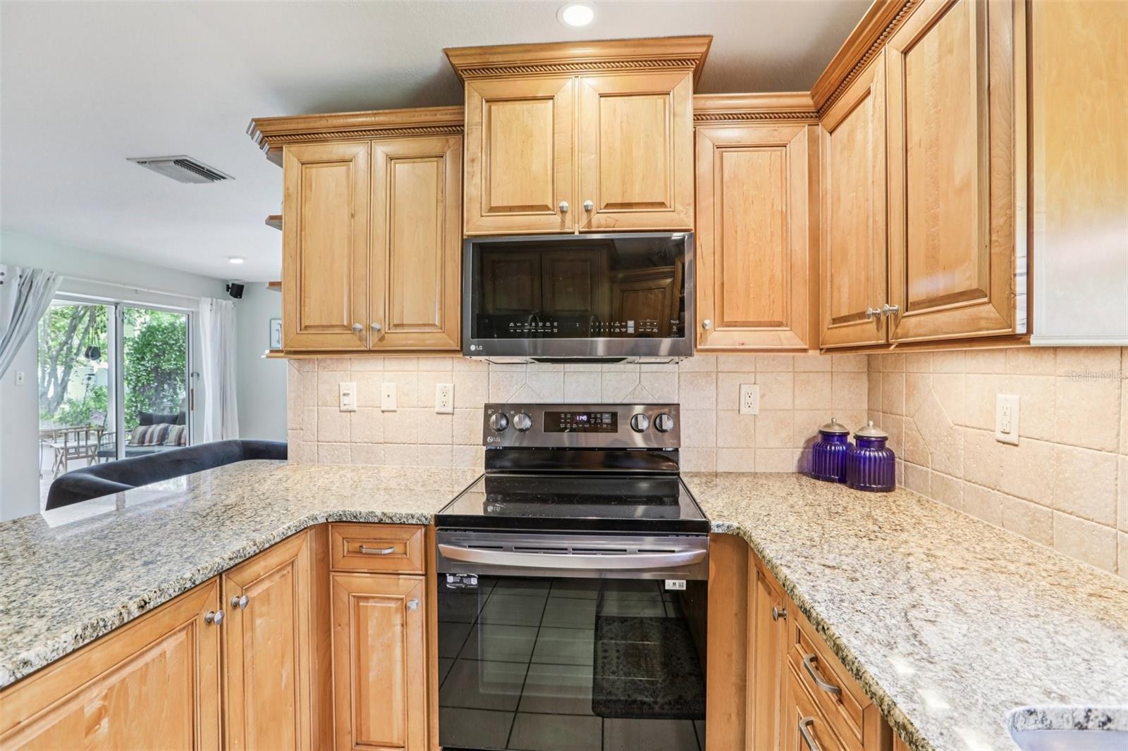 8083 BAYHAVEN DR, SEMINOLE, FL, 33776