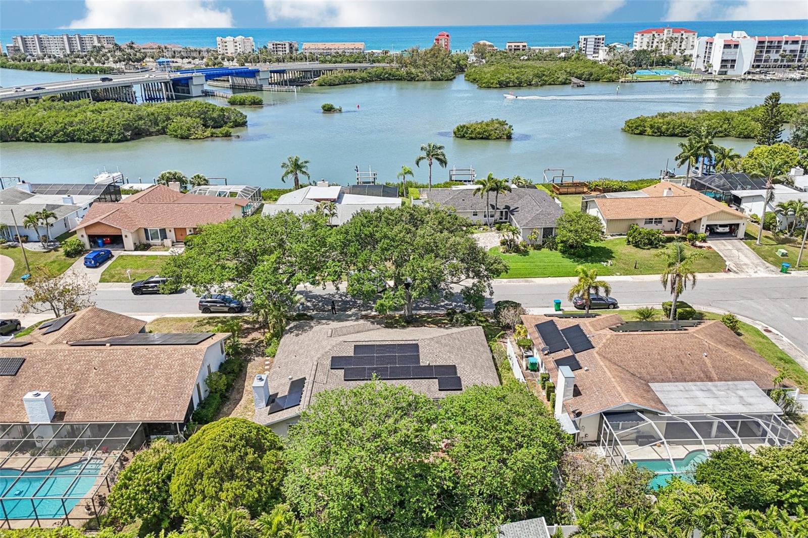 8083 BAYHAVEN DR, SEMINOLE, FL, 33776