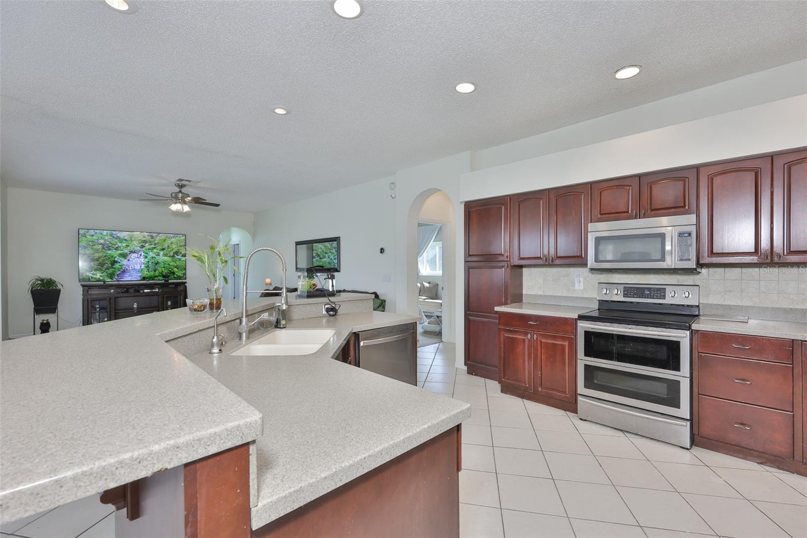 13016 PRESTWICK DR, RIVERVIEW, FL, 33579