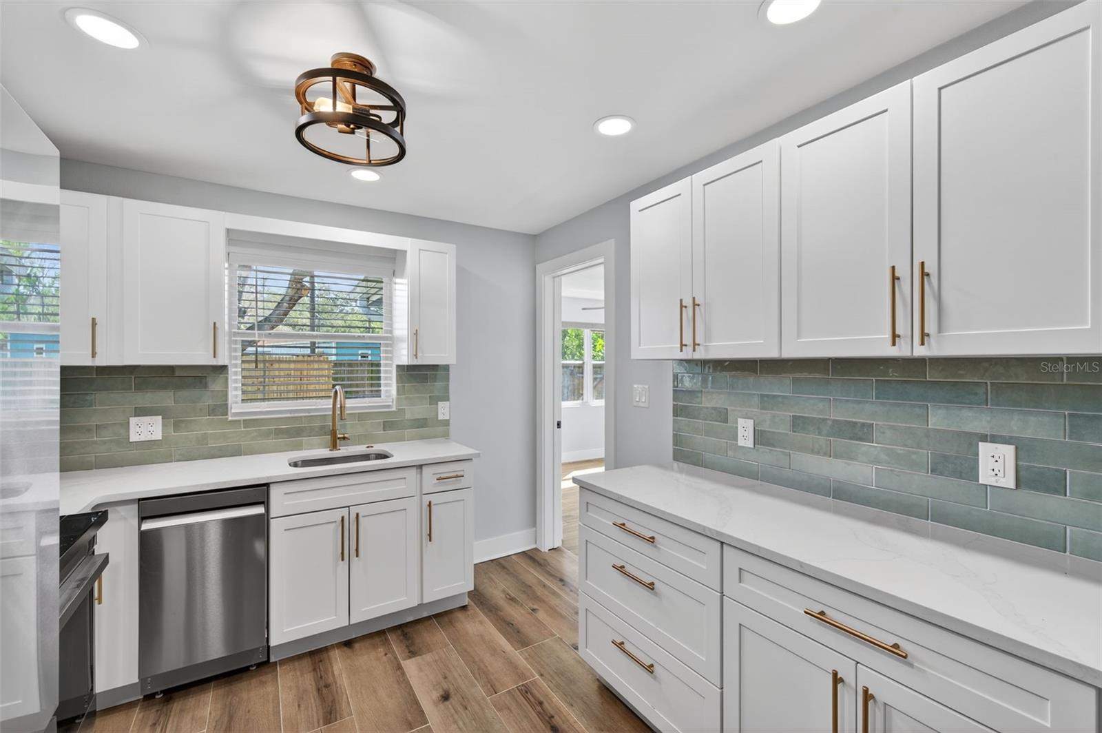 1841 DOUGLAS AVE, DUNEDIN, FL, 34698