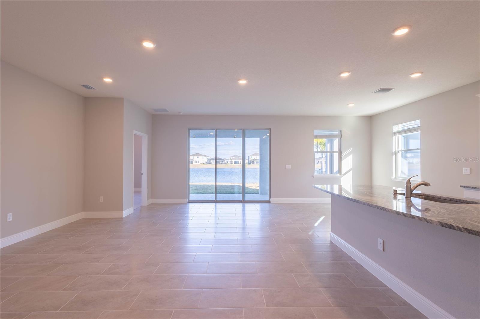 345 MANGROVE MANOR DR, APOLLO BEACH, FL, 33572