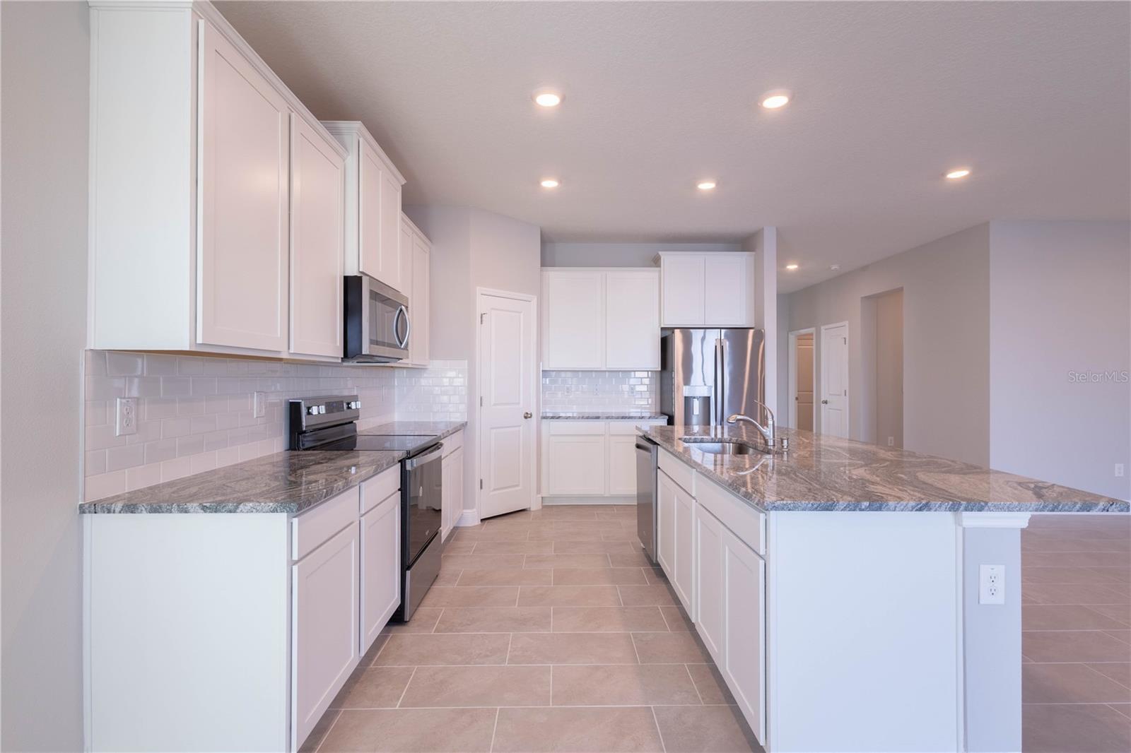 345 MANGROVE MANOR DR, APOLLO BEACH, FL, 33572