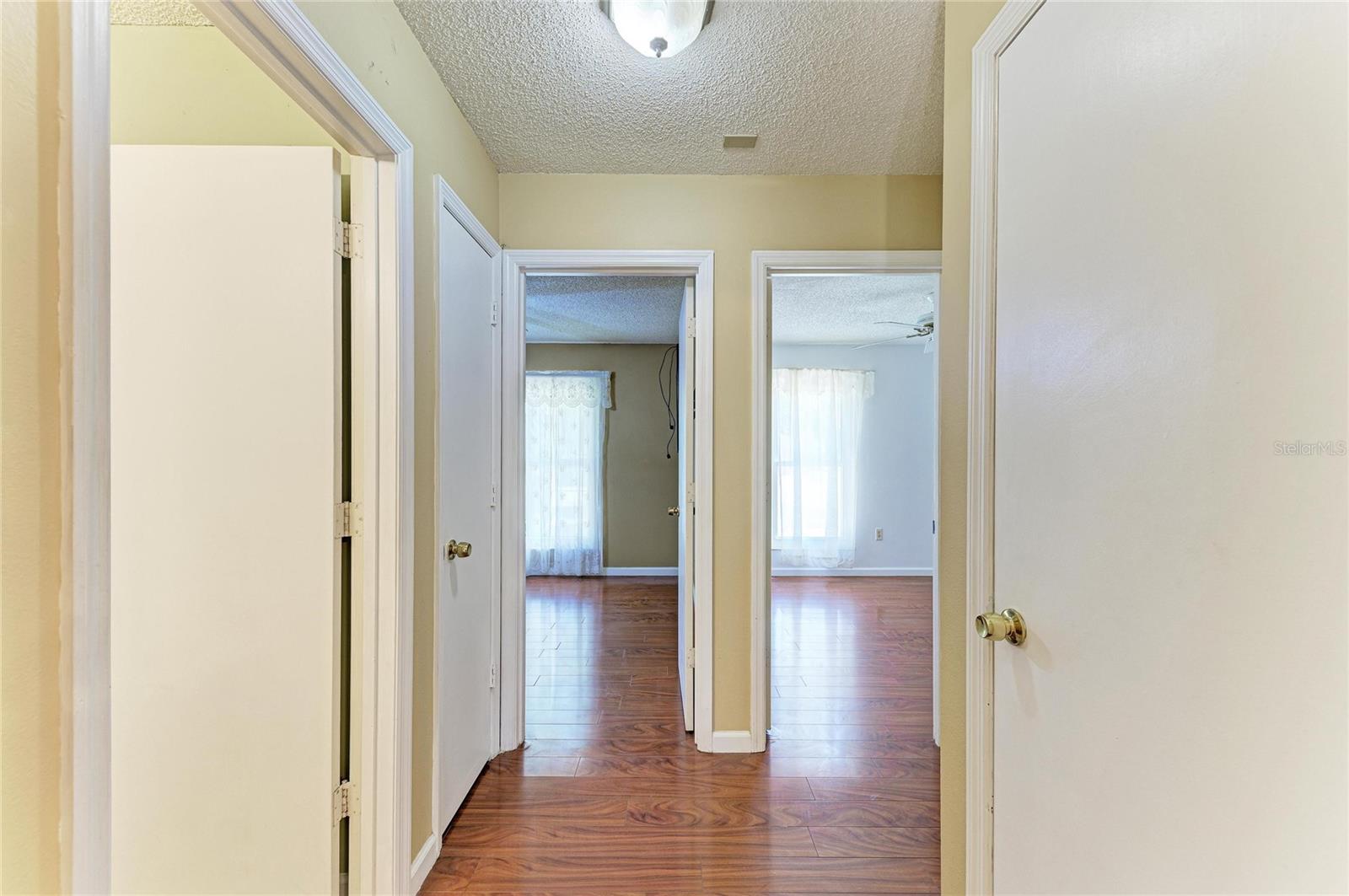 903 PLUM TREE LN, SARASOTA, FL, 34243