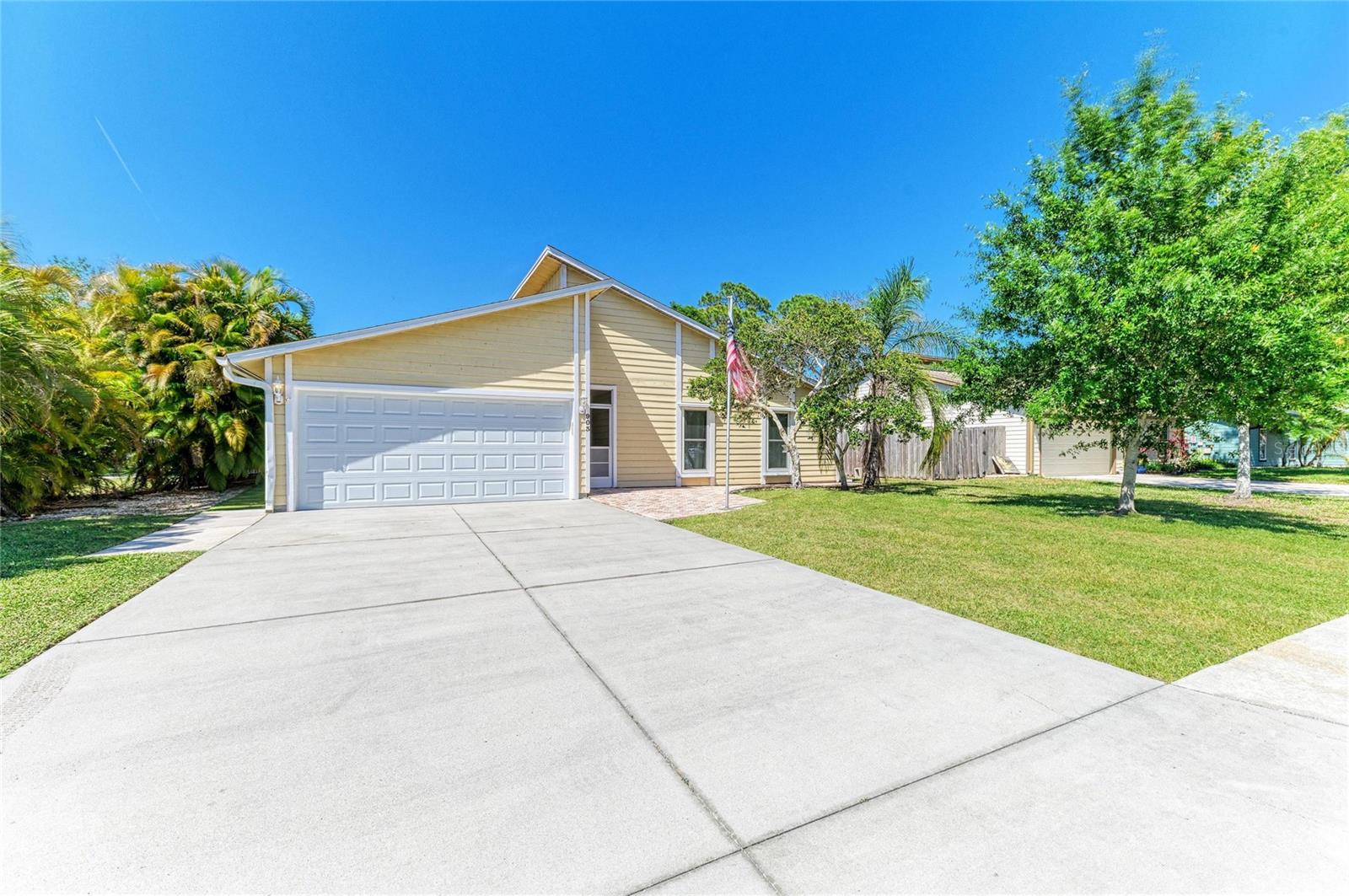 903 PLUM TREE LN, SARASOTA, FL, 34243