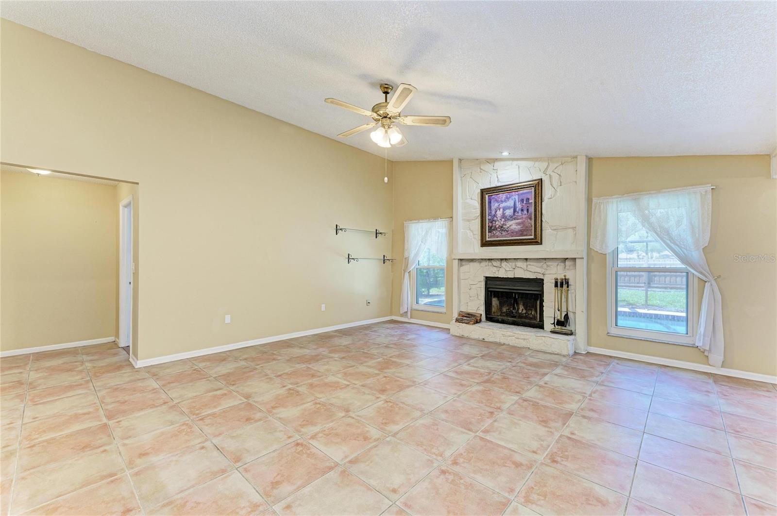 903 PLUM TREE LN, SARASOTA, FL, 34243