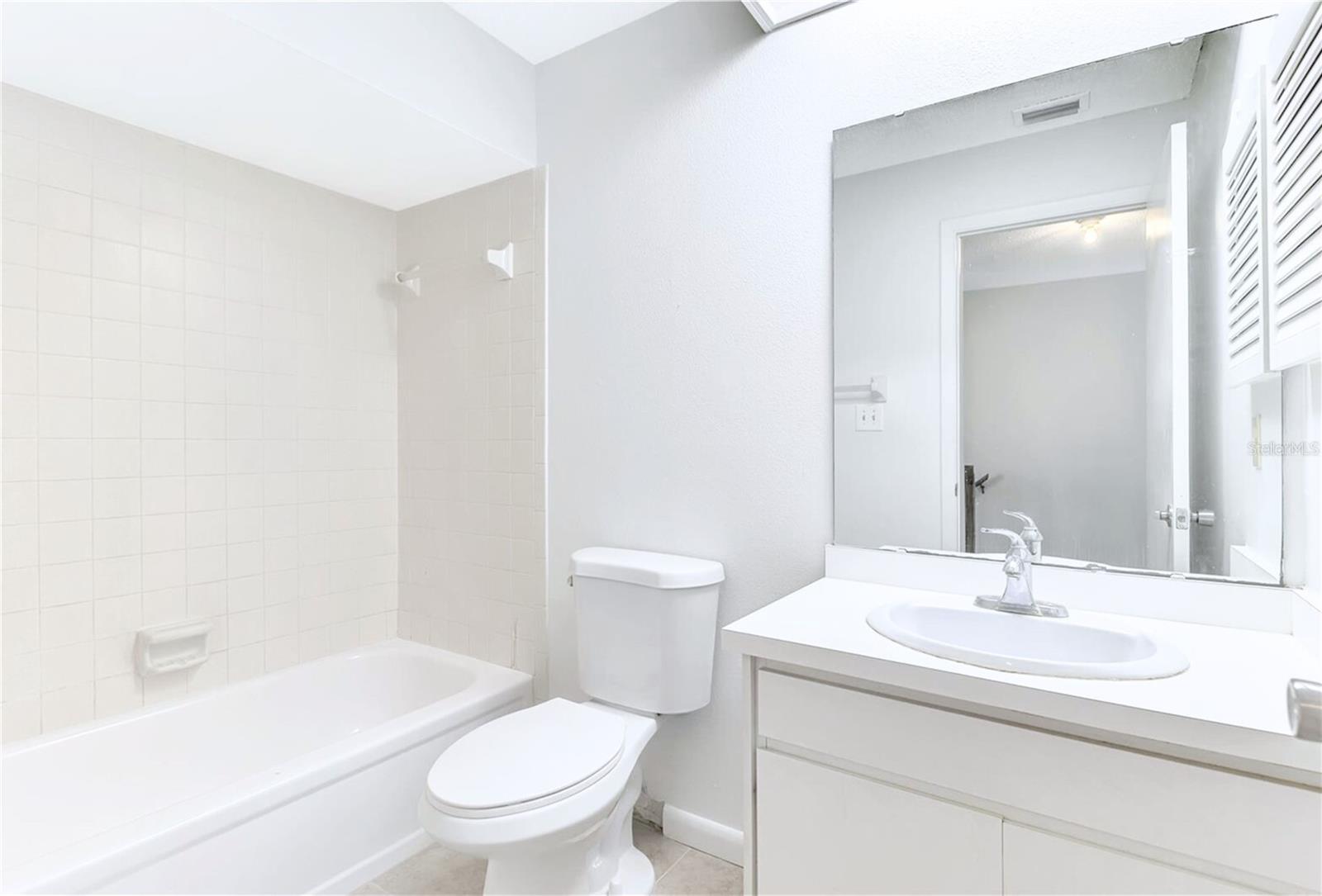 935 SUNRIDGE WAY #B4, SARASOTA, FL, 34234