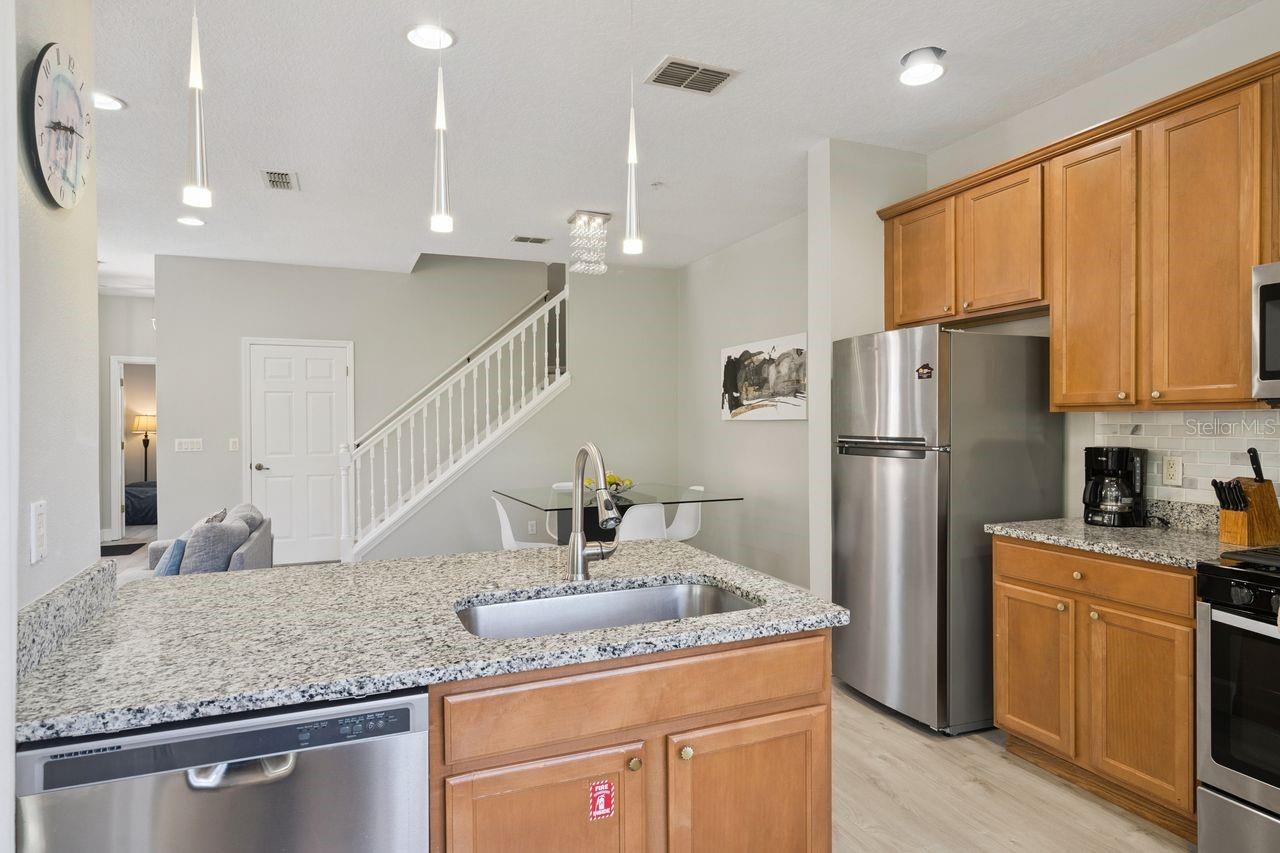 869 ASSEMBLY CT, REUNION, FL, 34747