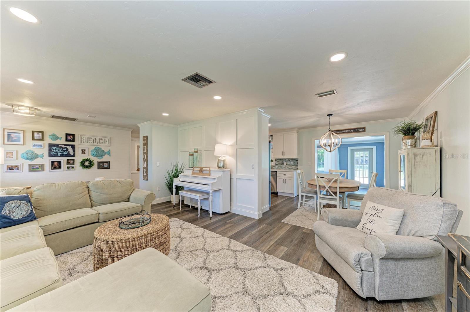 1907 37TH ST W, BRADENTON, FL, 34205