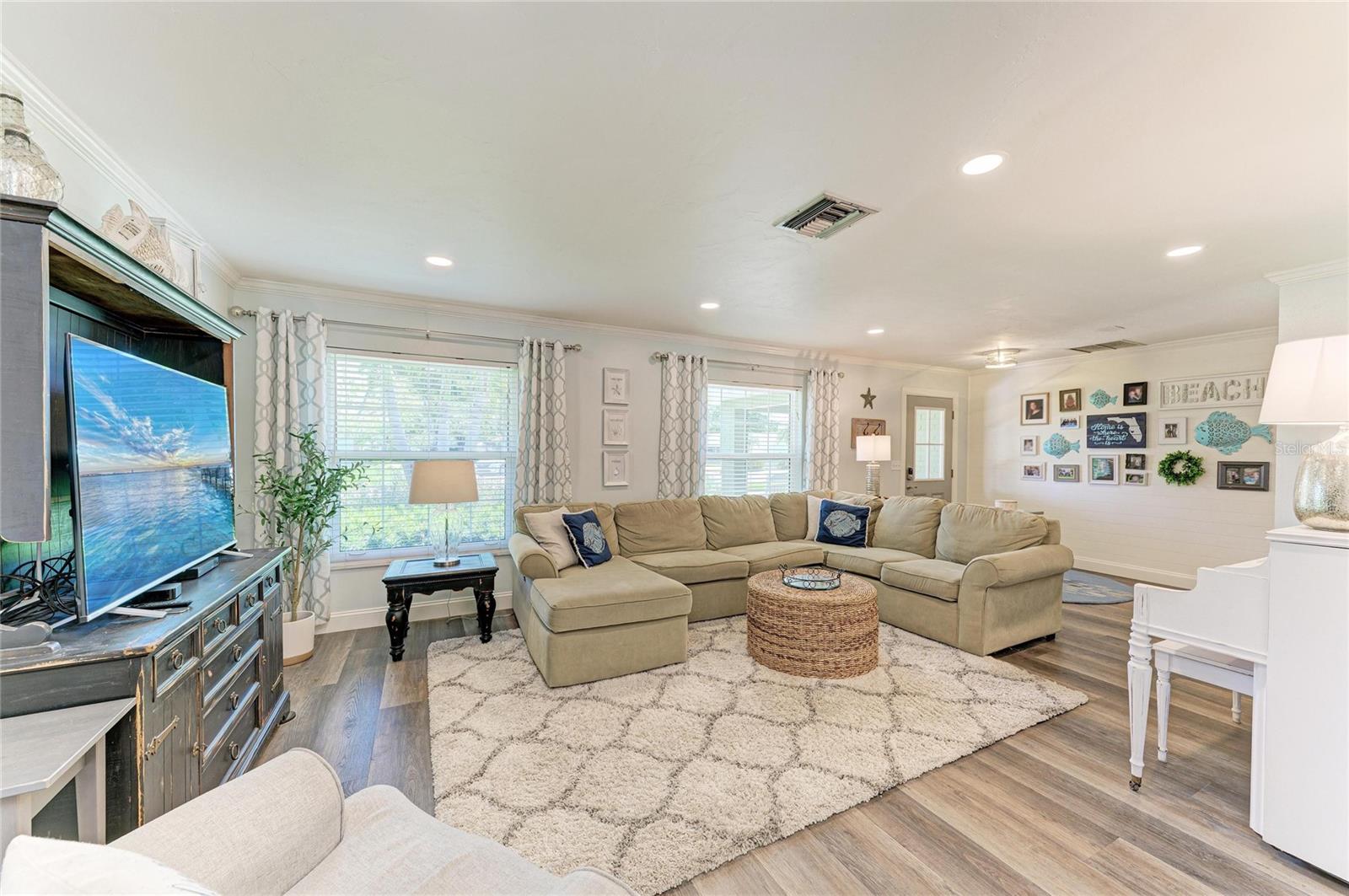 1907 37TH ST W, BRADENTON, FL, 34205