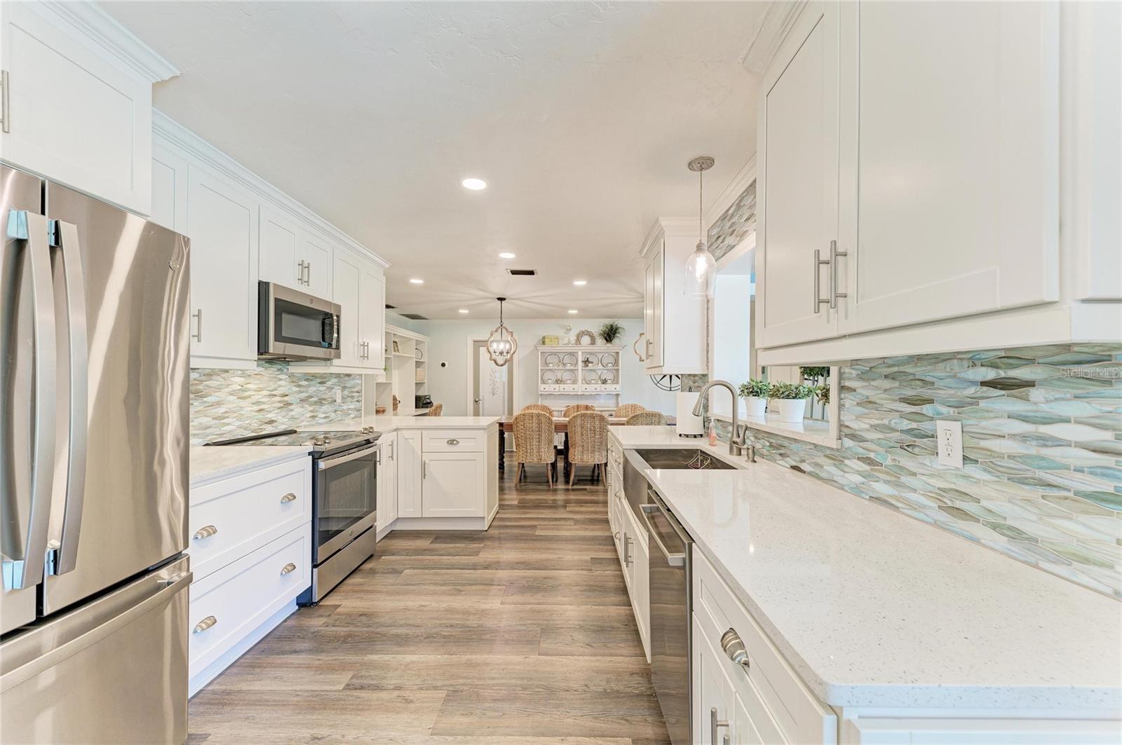 1907 37TH ST W, BRADENTON, FL, 34205