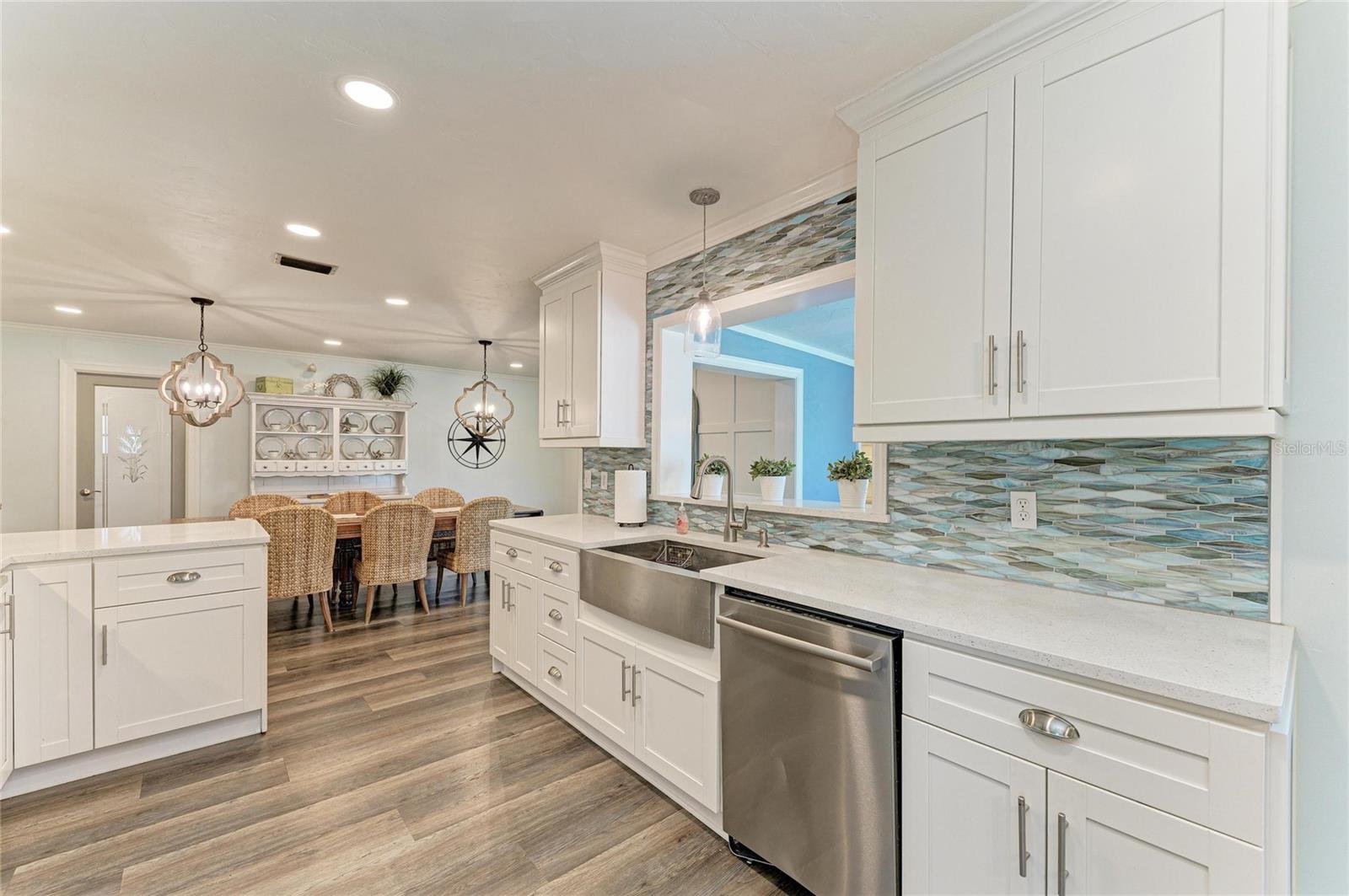 1907 37TH ST W, BRADENTON, FL, 34205