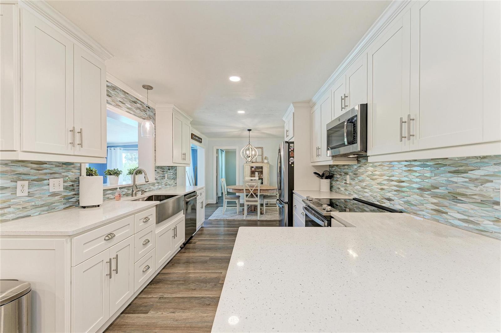 1907 37TH ST W, BRADENTON, FL, 34205