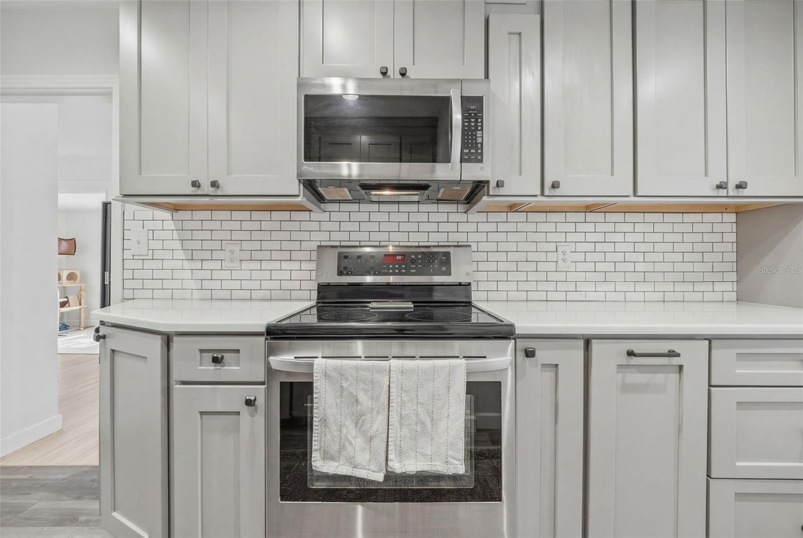 1100 32ND AVE N, ST PETERSBURG, FL, 33704