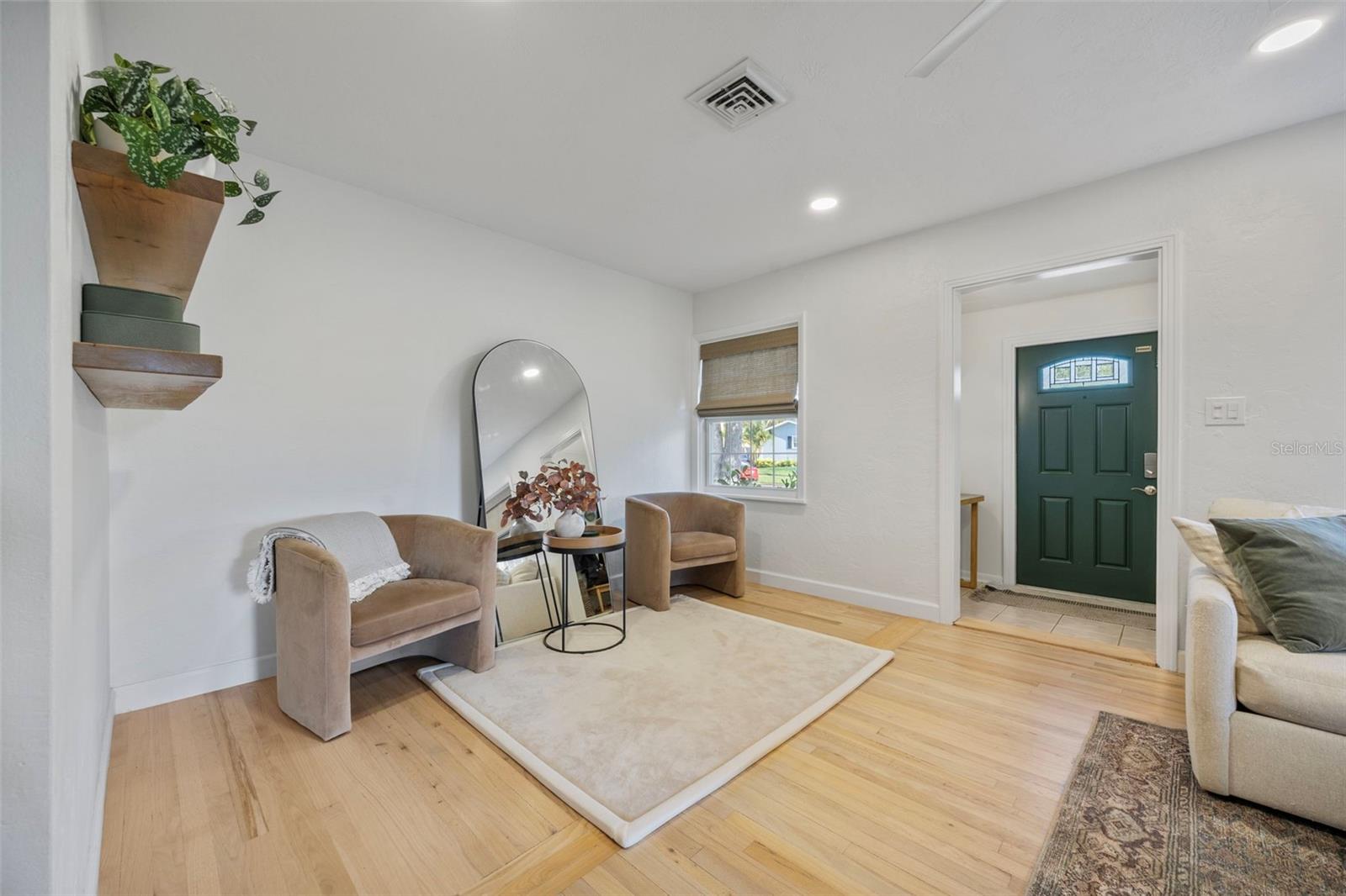 1100 32ND AVE N, ST PETERSBURG, FL, 33704