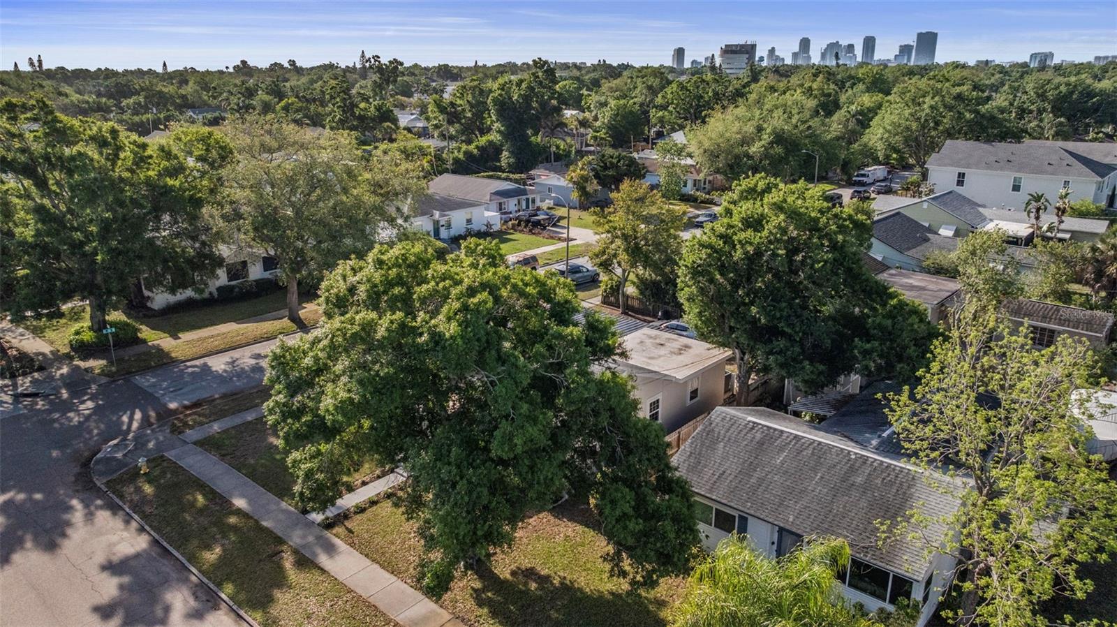 1100 32ND AVE N, ST PETERSBURG, FL, 33704