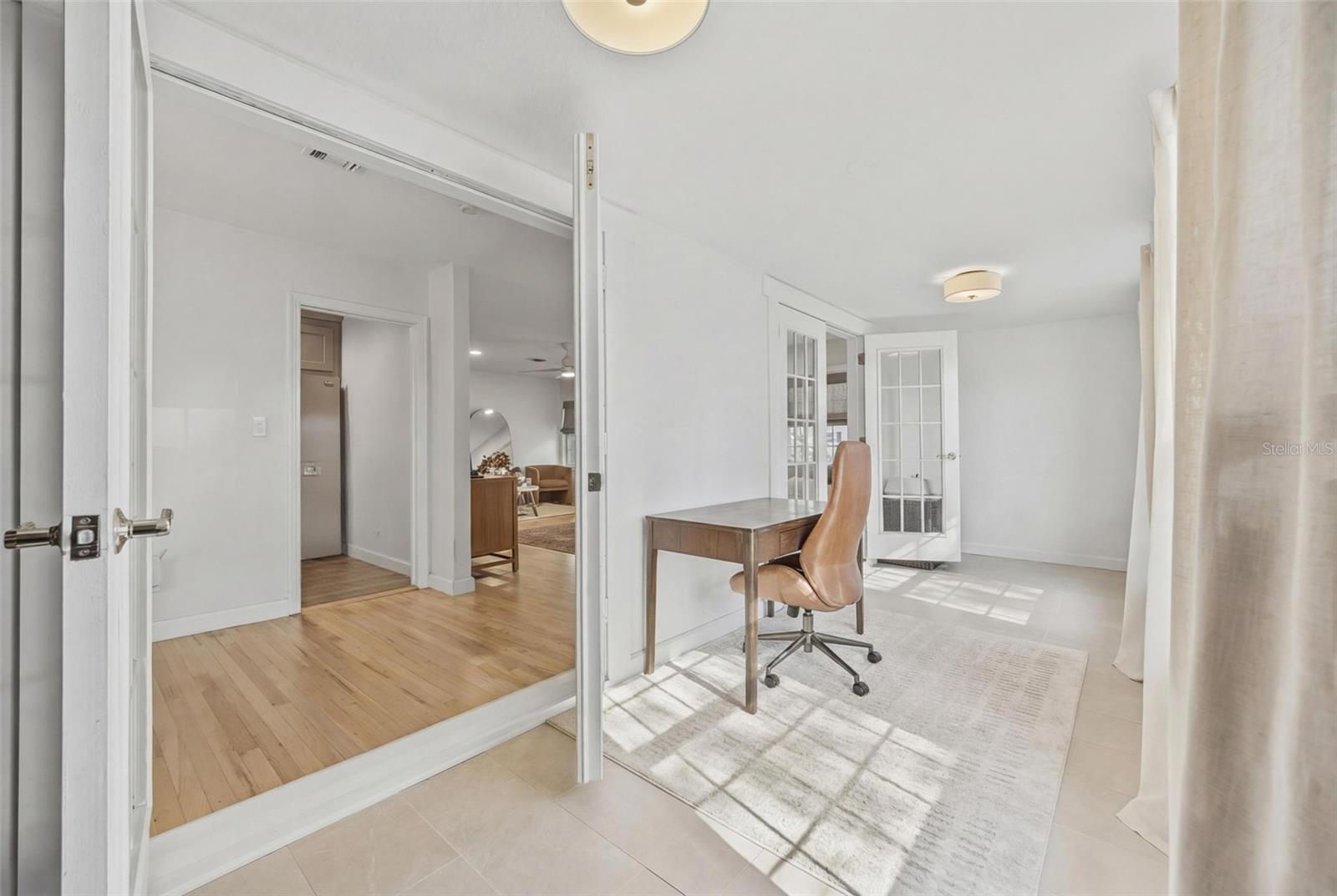 1100 32ND AVE N, ST PETERSBURG, FL, 33704