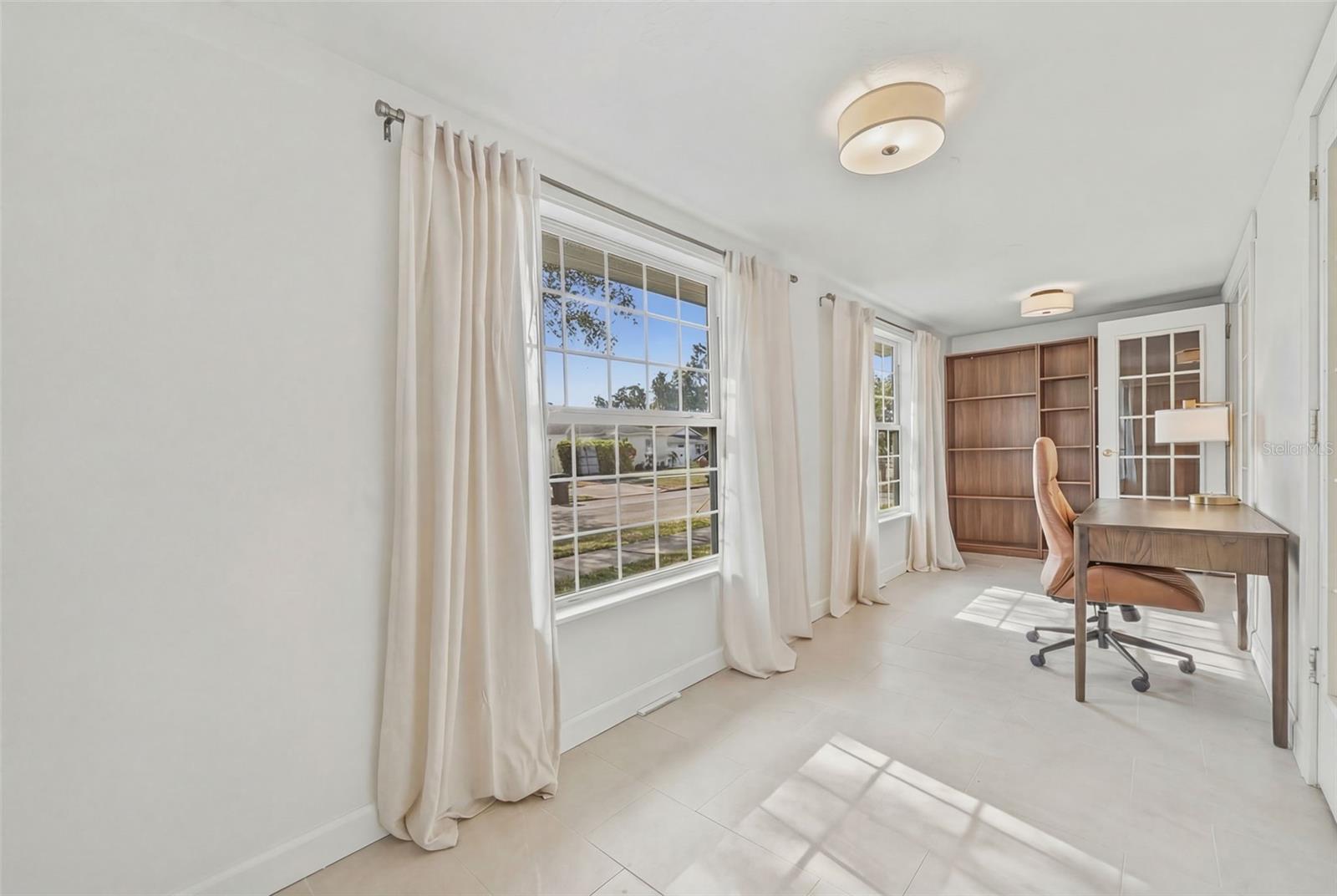 1100 32ND AVE N, ST PETERSBURG, FL, 33704