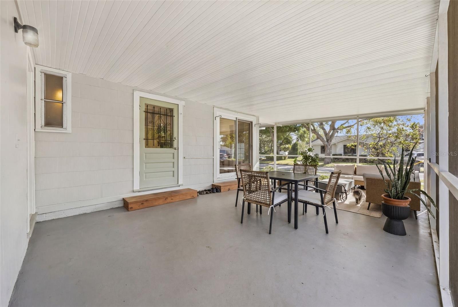 1100 32ND AVE N, ST PETERSBURG, FL, 33704