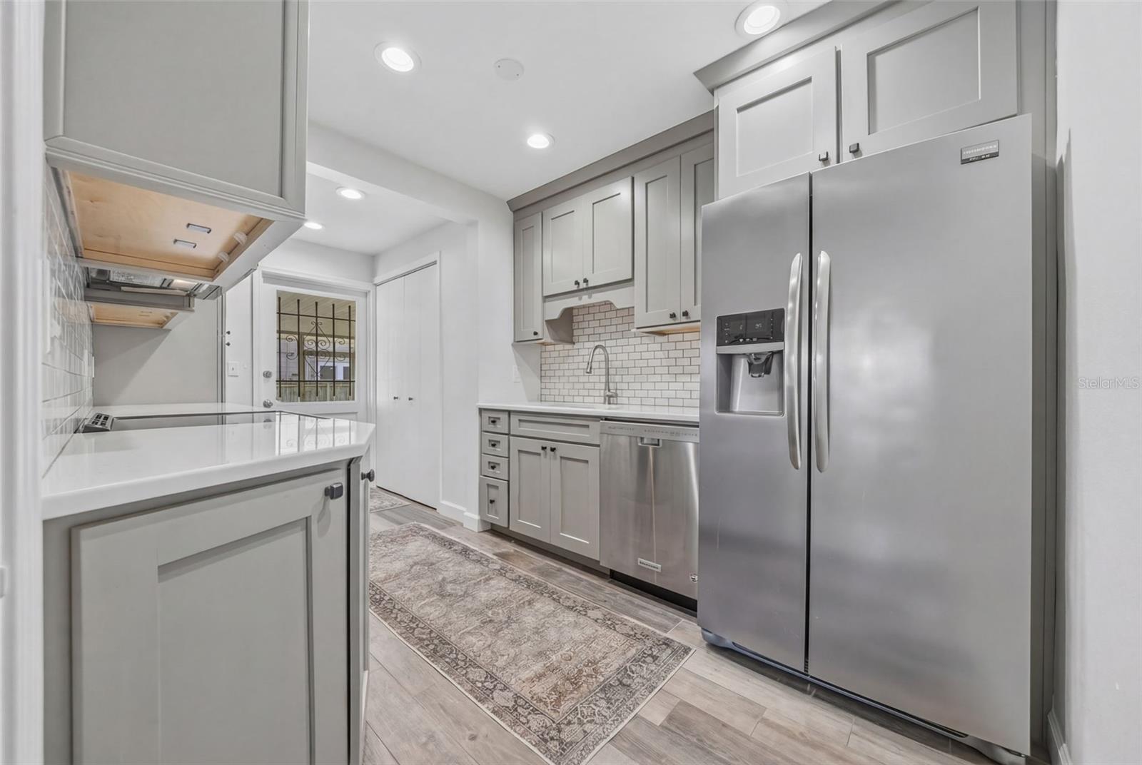 1100 32ND AVE N, ST PETERSBURG, FL, 33704