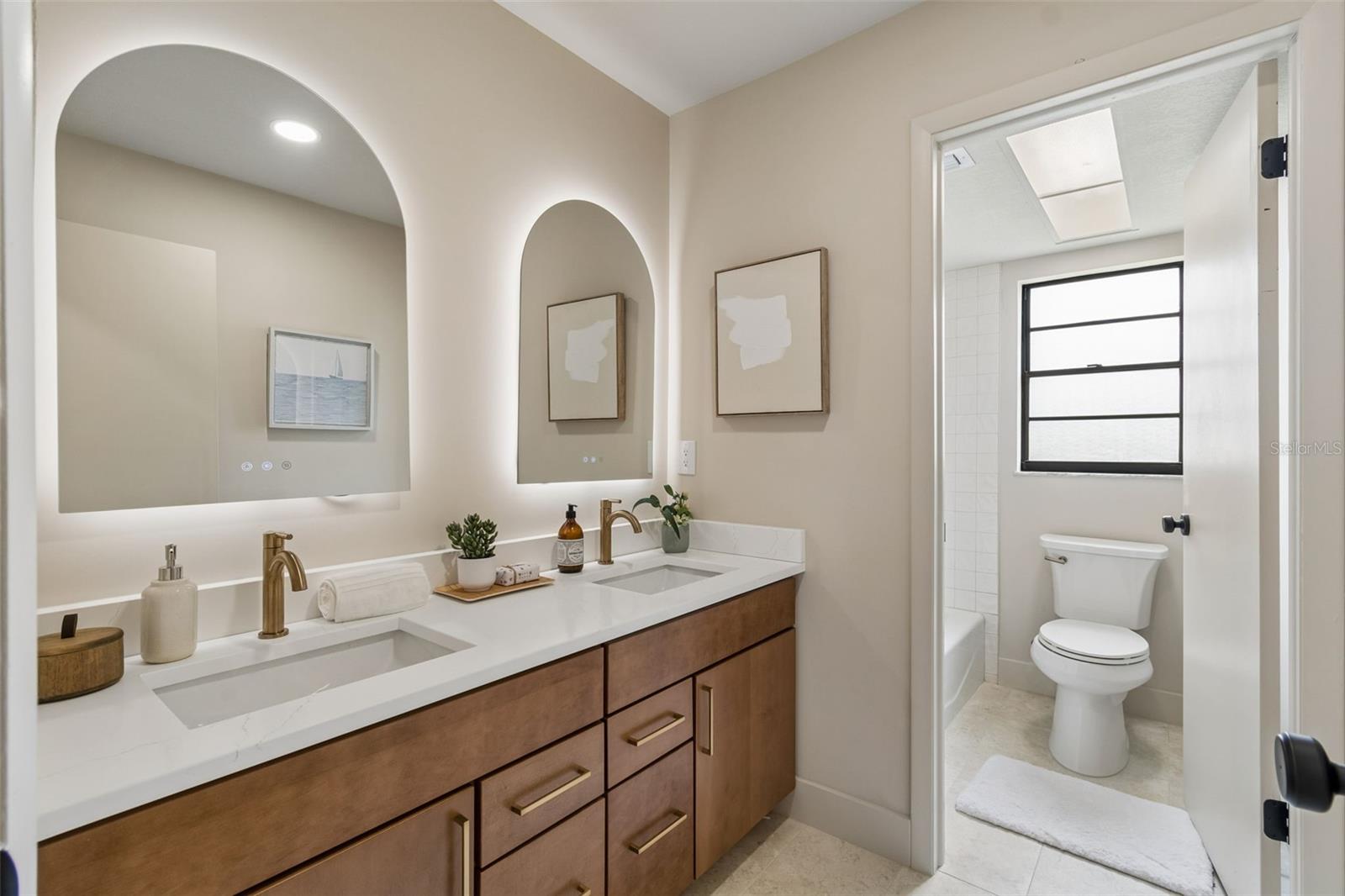 11913 NICKLAUS CIR, TAMPA, FL, 33624