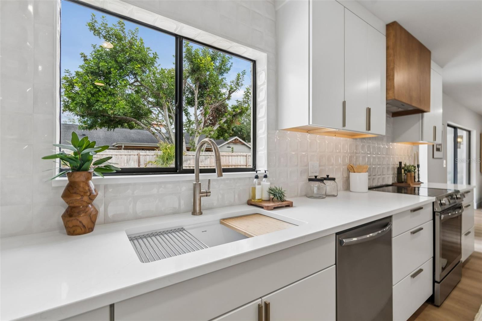 11913 NICKLAUS CIR, TAMPA, FL, 33624